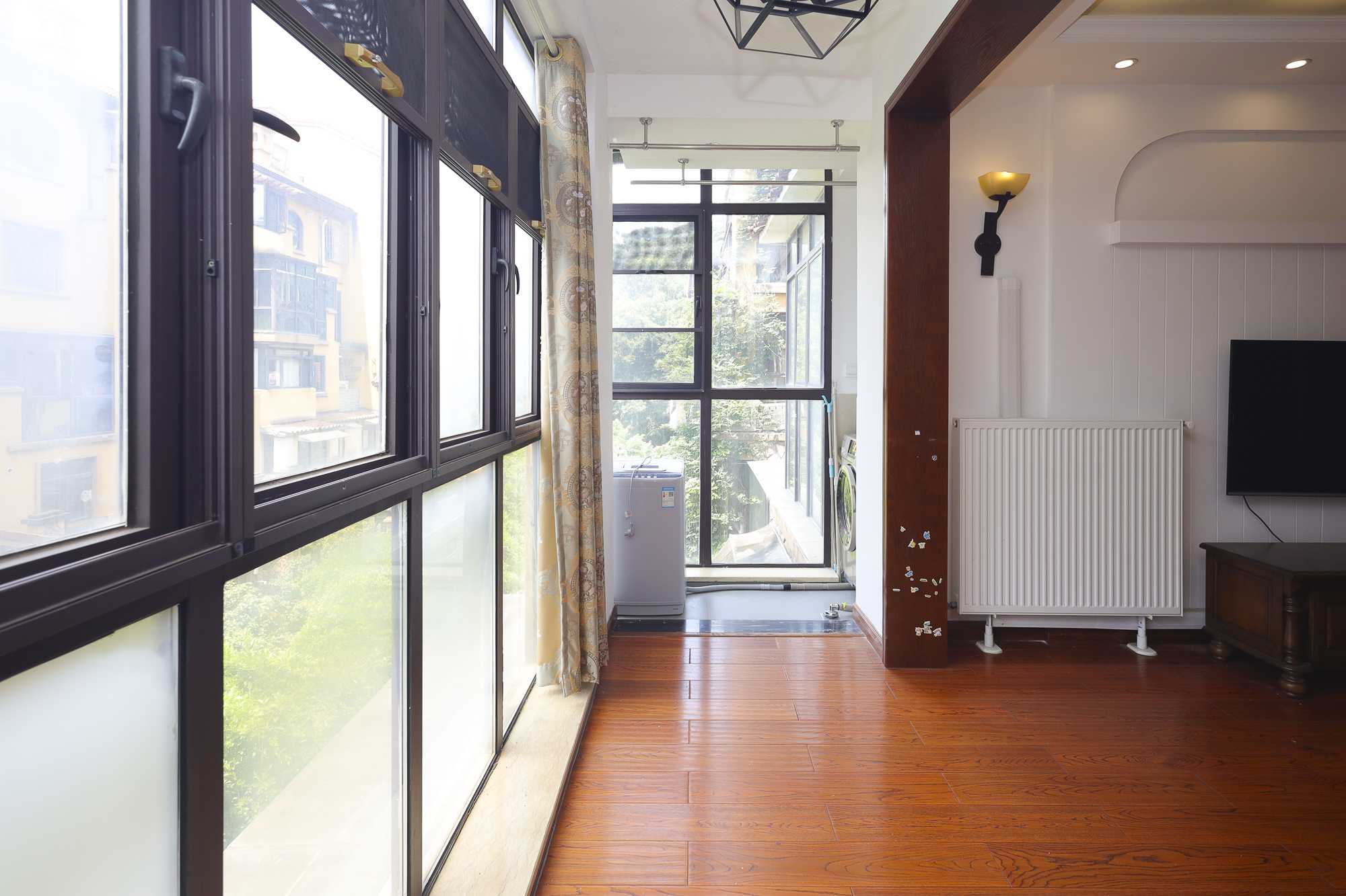 幸福考拉  3室2厅2卫    103.8万阳台