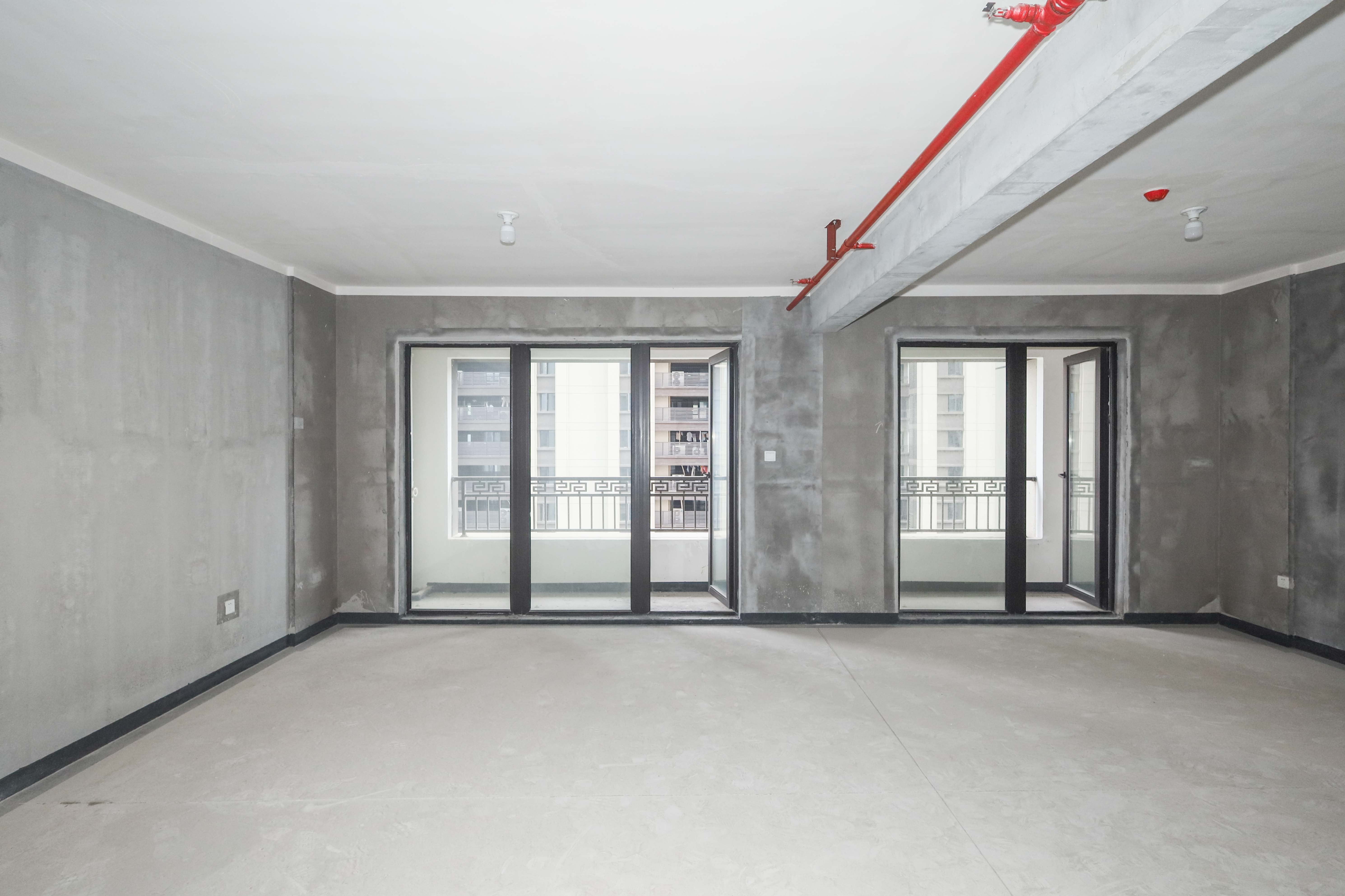 建发央著  4室2厅2卫   220.00万