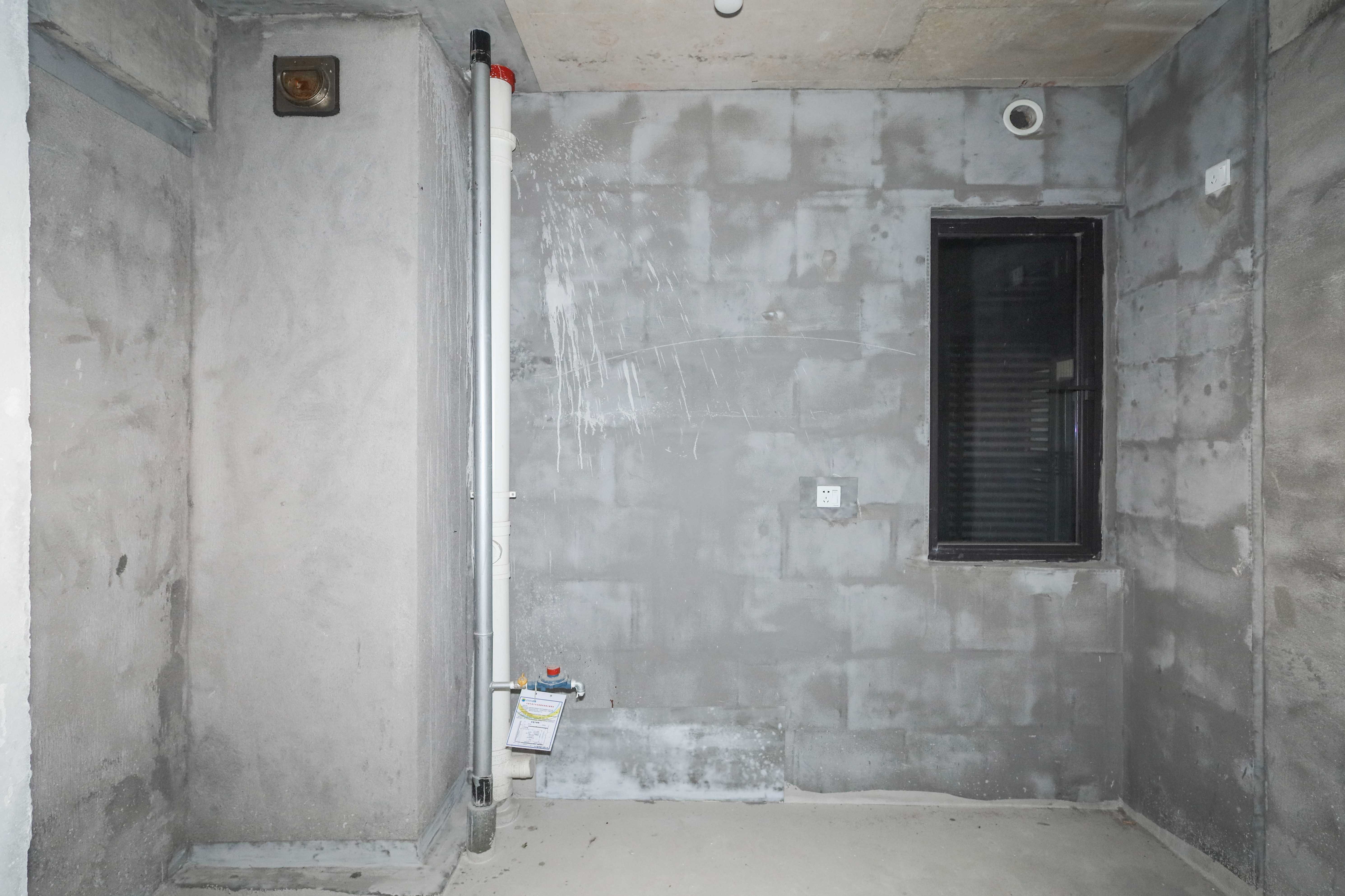 建发央著  4室2厅2卫   220.00万厨房