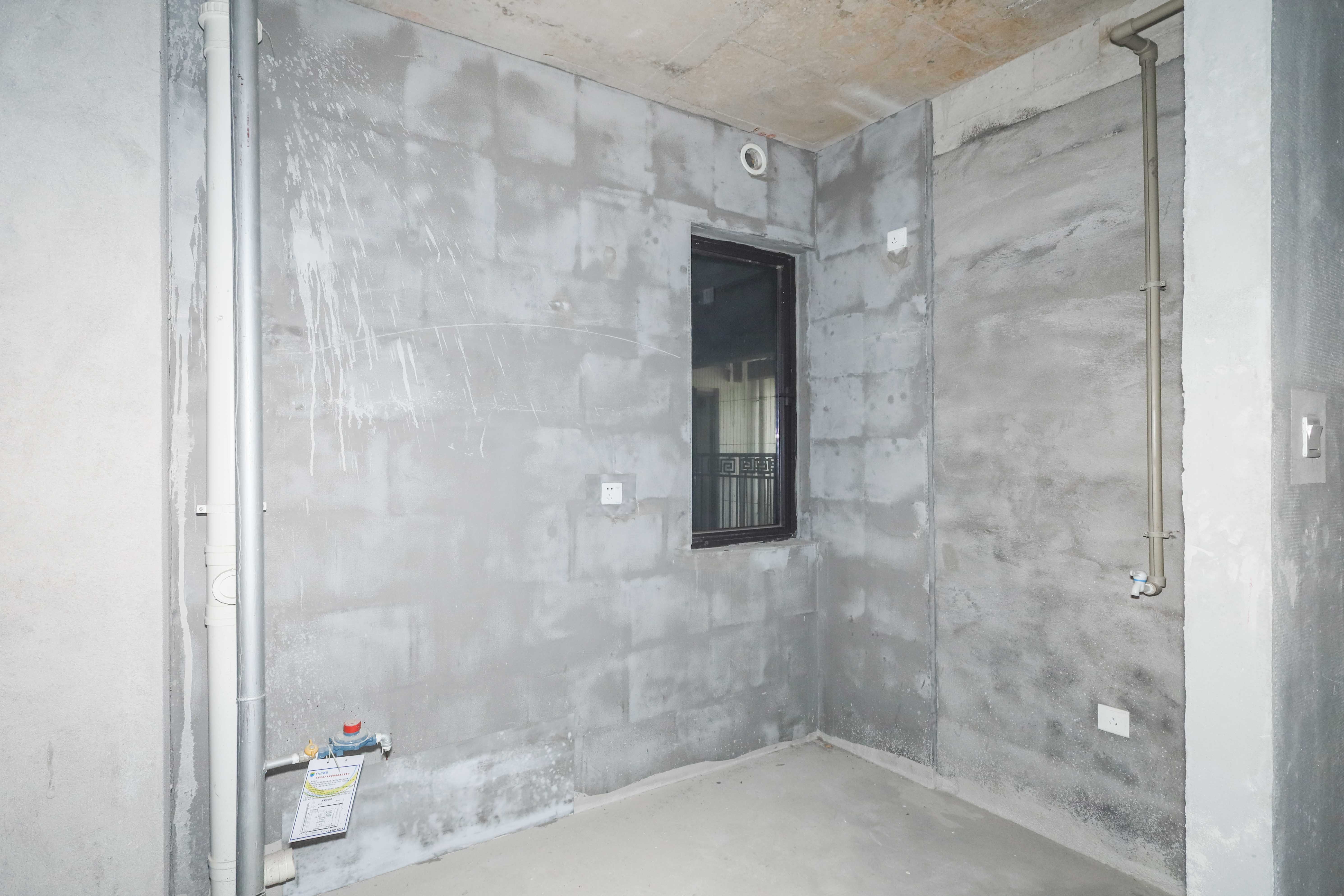 建发央著  4室2厅2卫   220.00万厨房