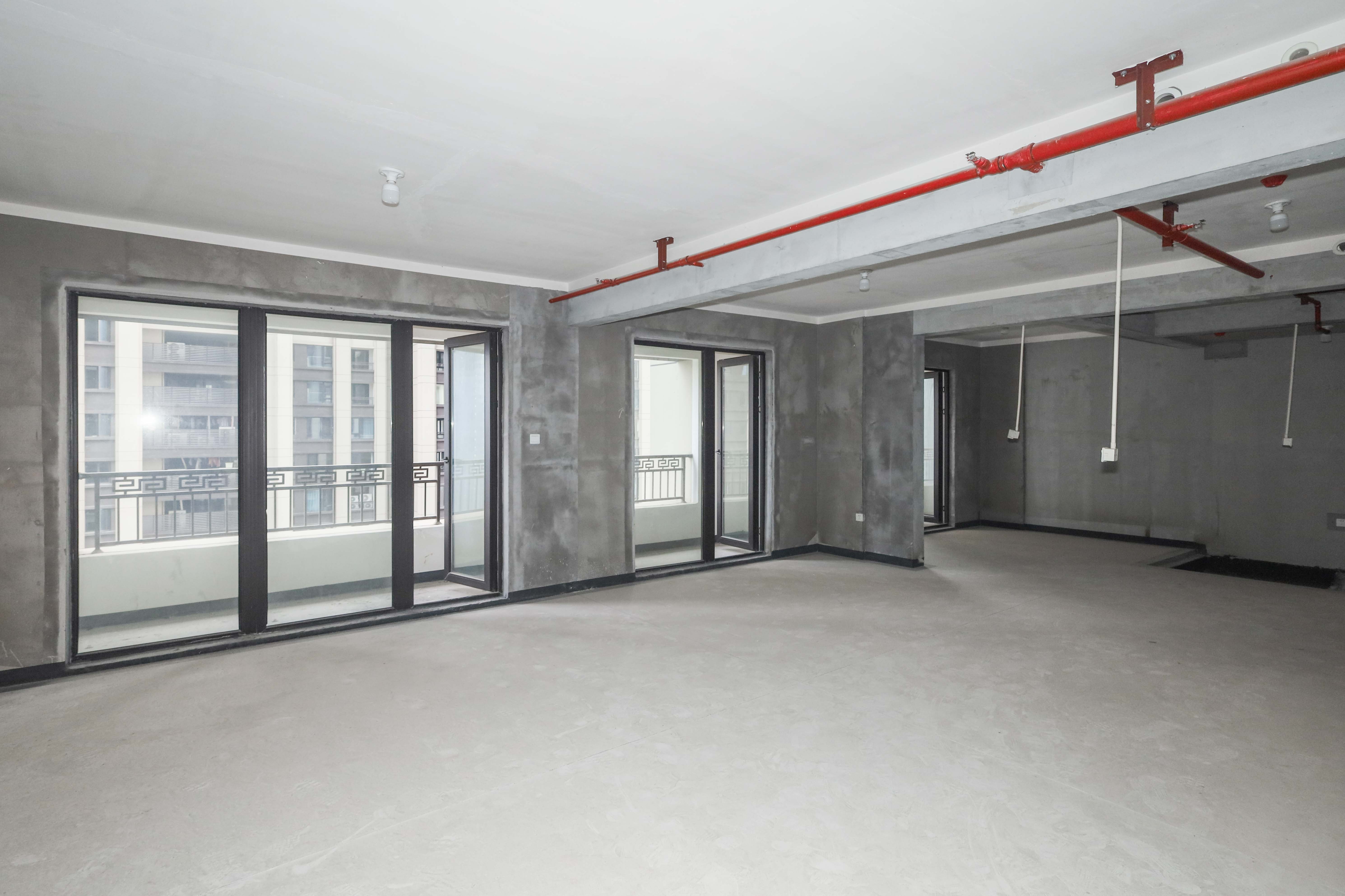 建发央著  4室2厅2卫   220.00万客厅