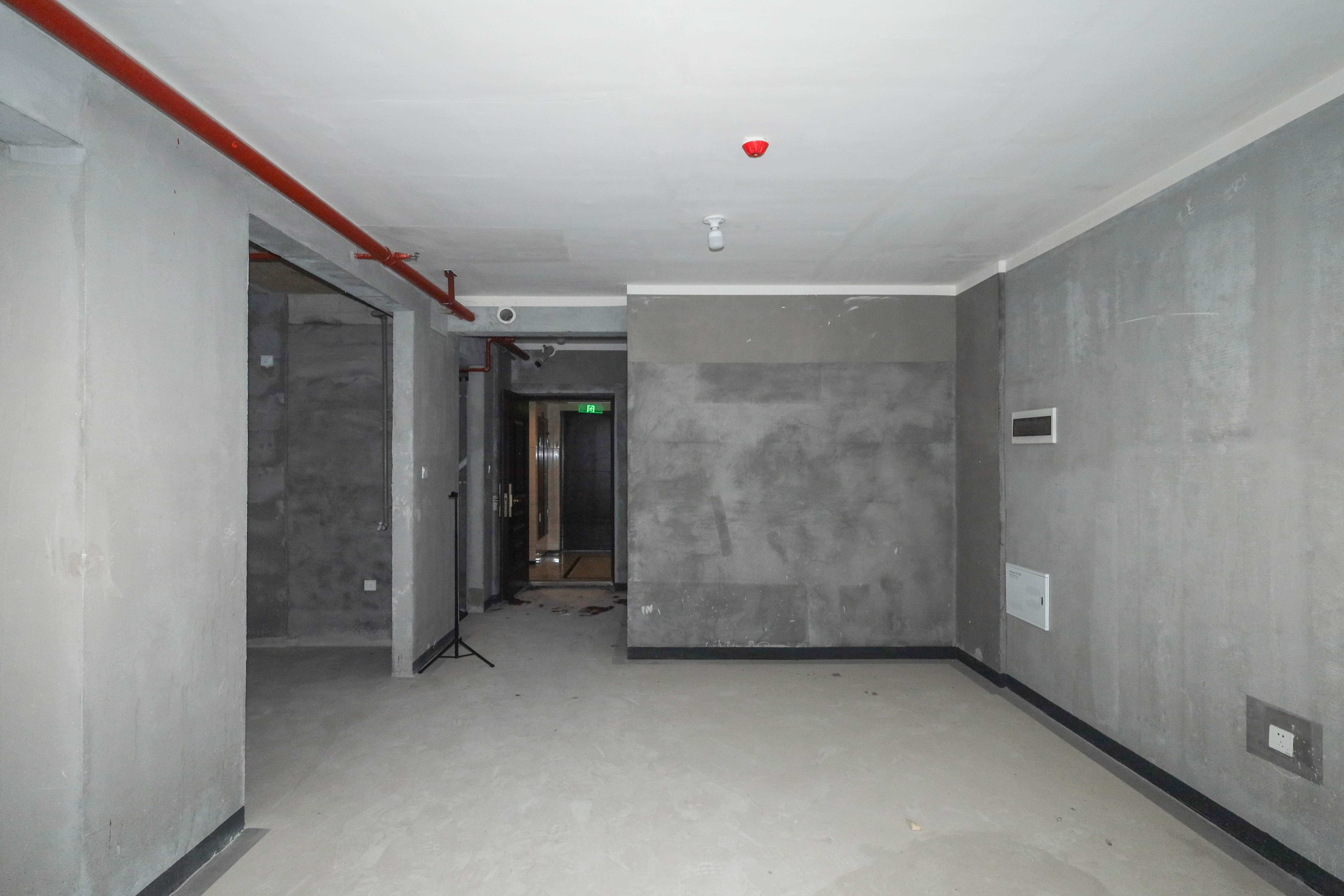 建发央著  4室2厅2卫   220.00万其他
