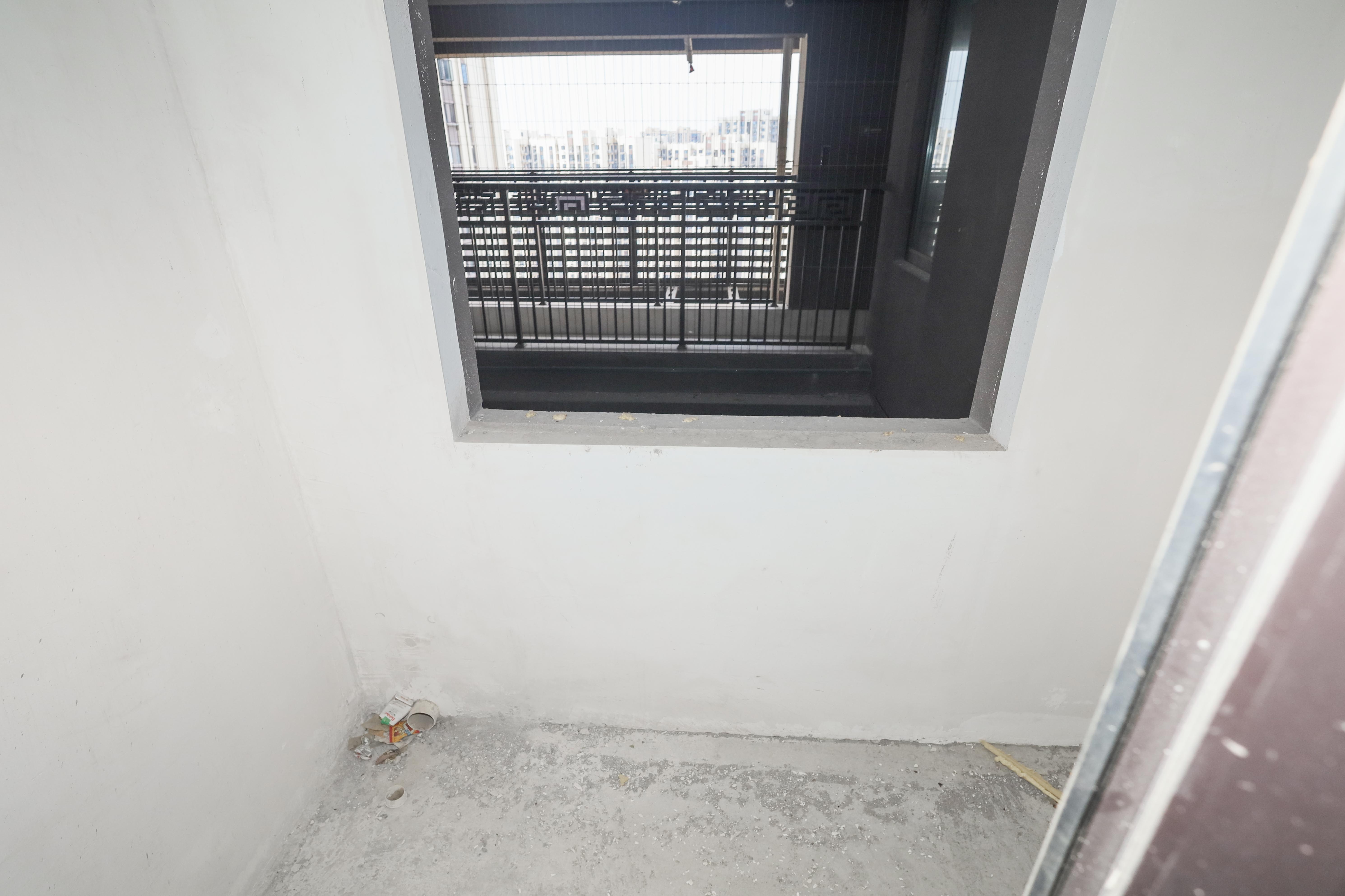 建发央著  4室2厅2卫   220.00万卫生间