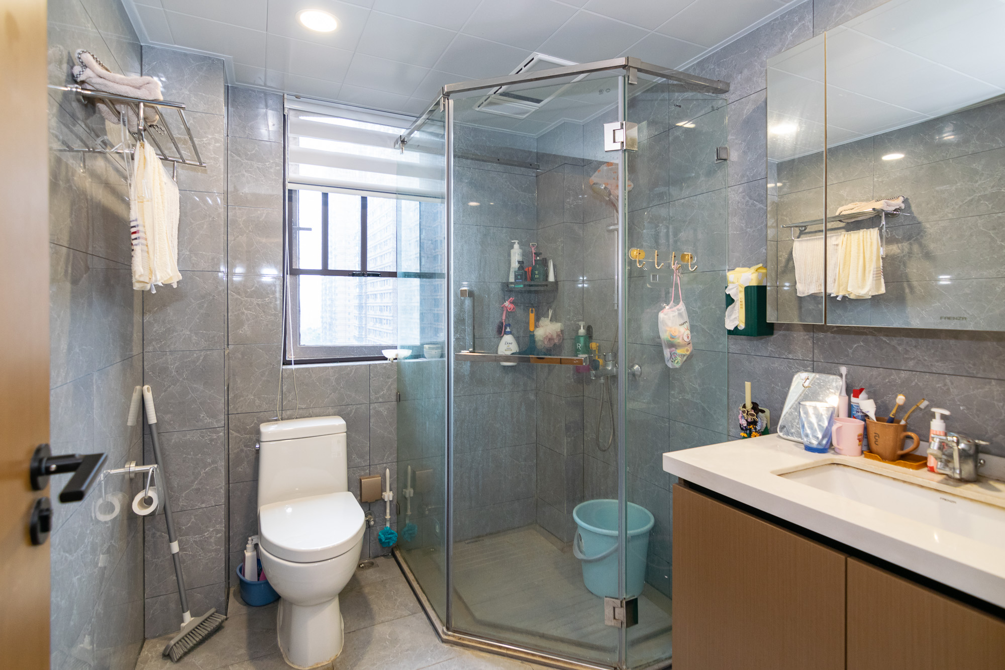 润和美郡（润和紫郡五期）  5室2厅2卫    143.8万卫生间