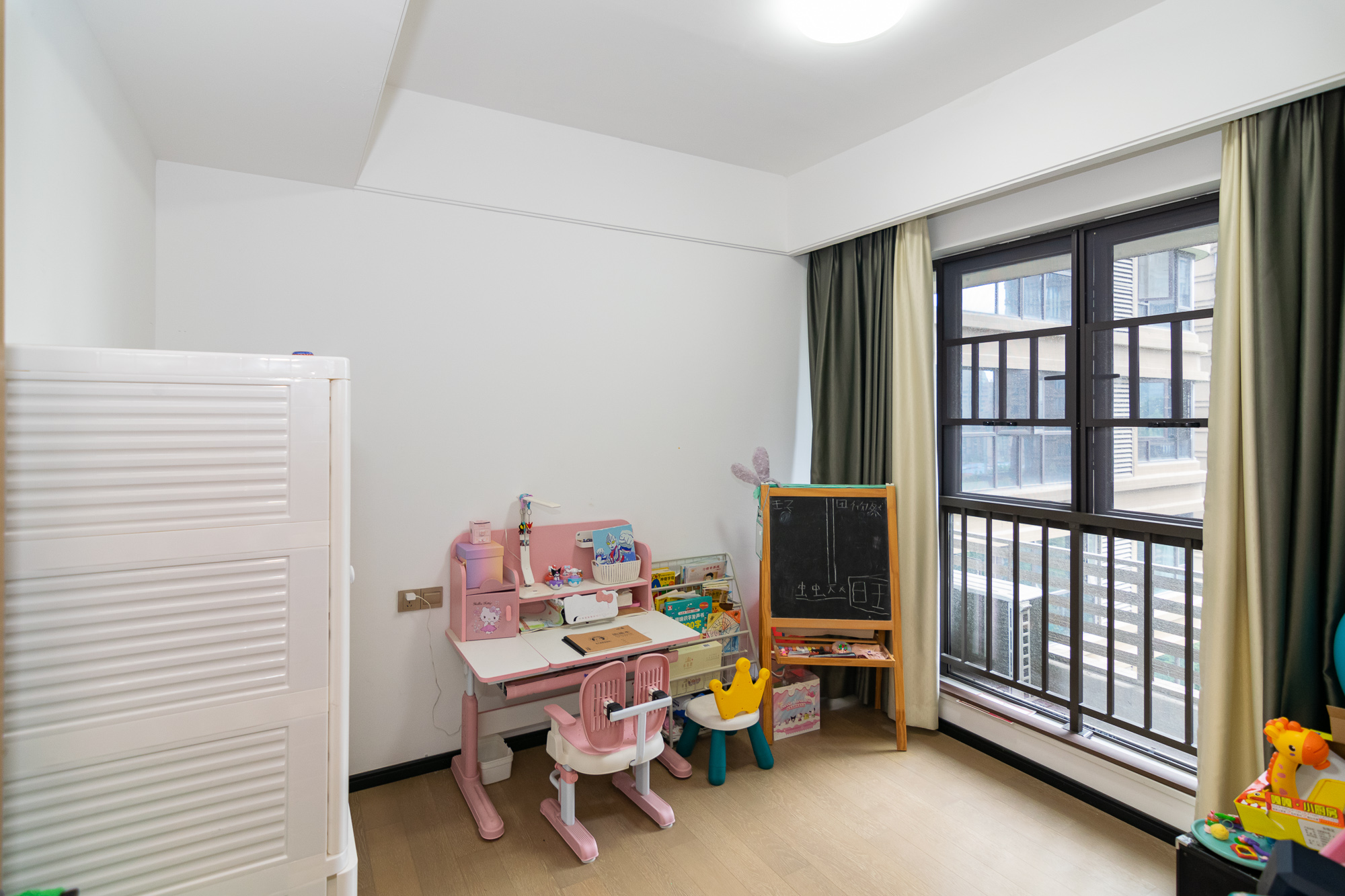 润和美郡（润和紫郡五期）  5室2厅2卫    143.8万卧室