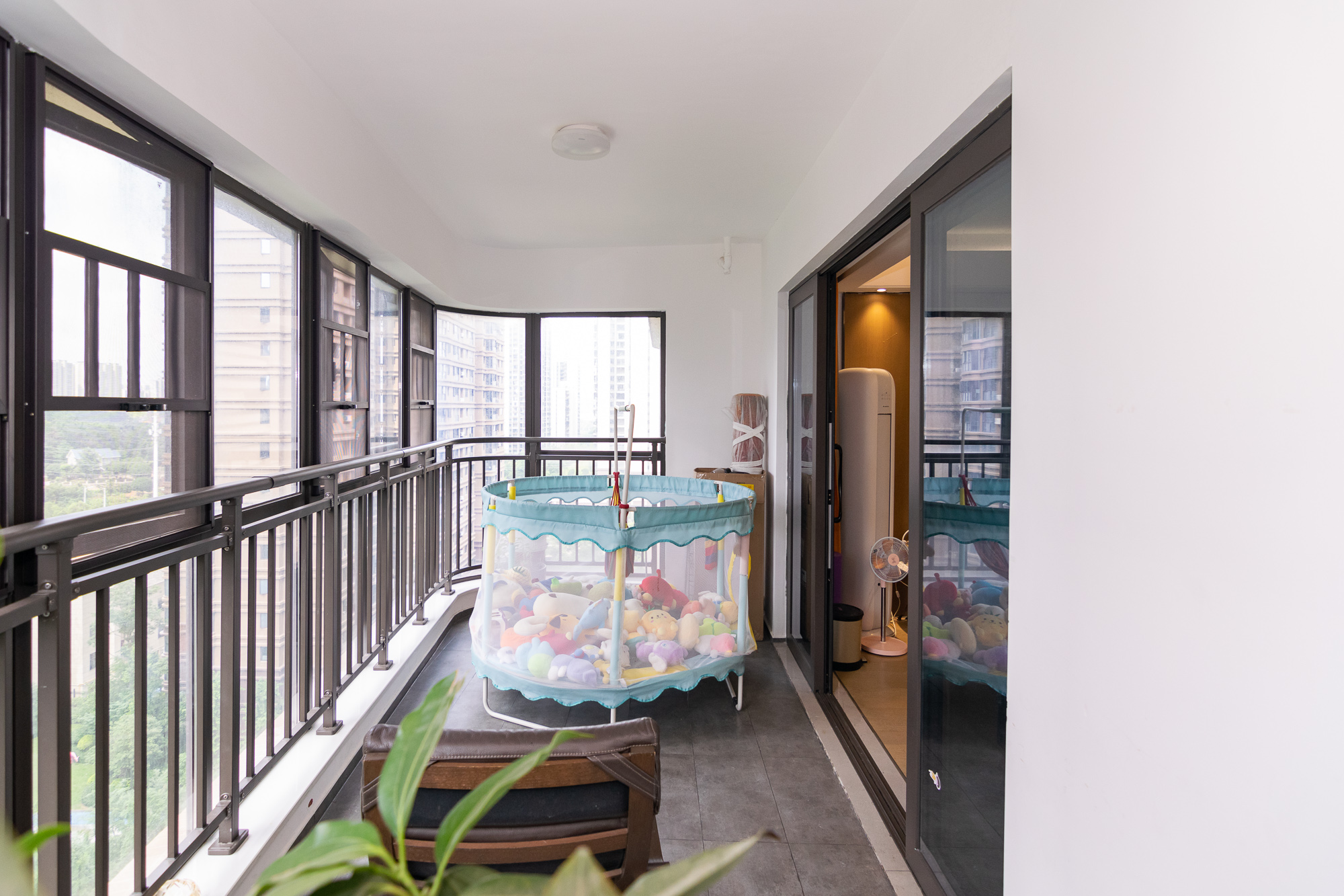 润和美郡（润和紫郡五期）  5室2厅2卫    143.8万阳台