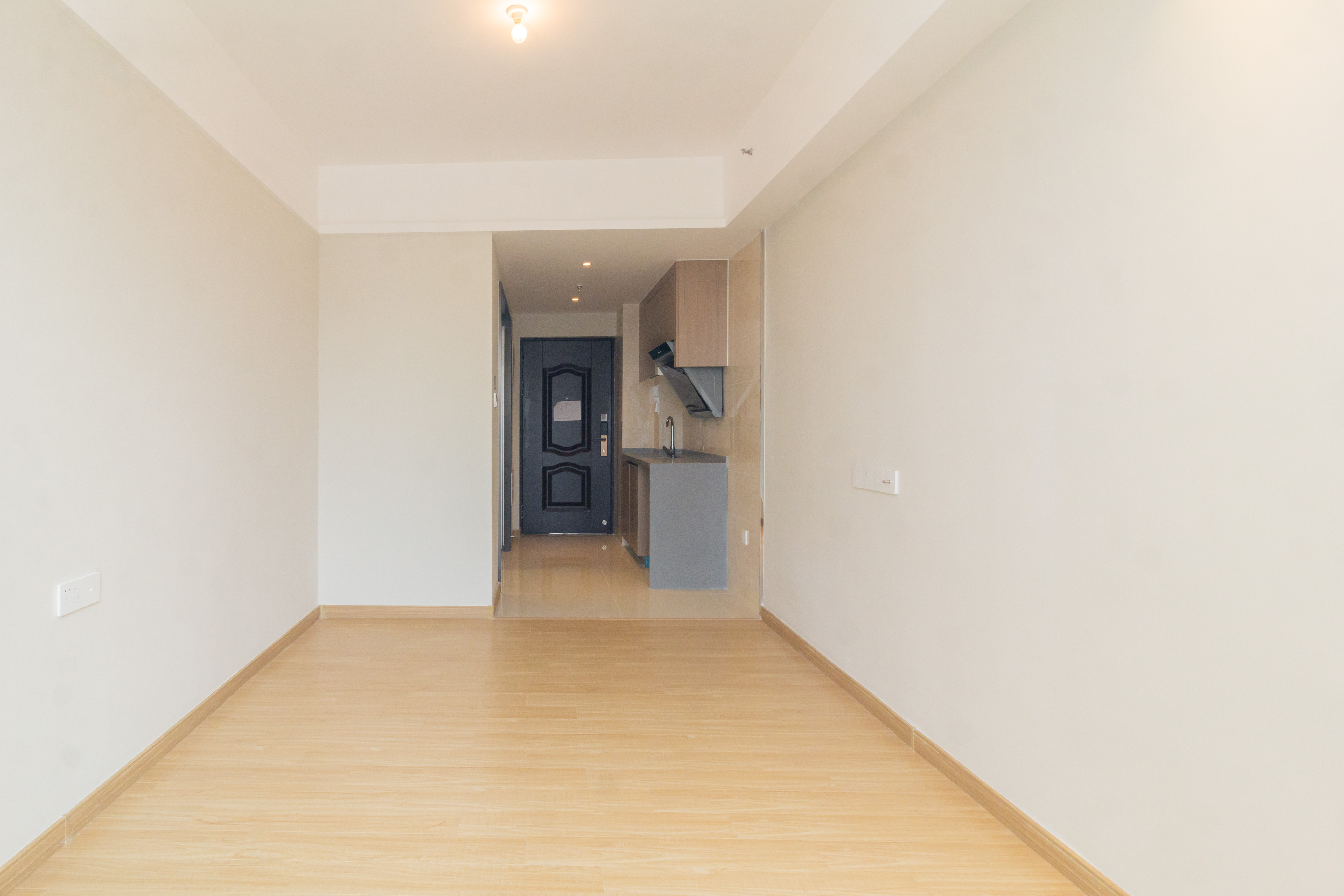 敏捷珑玥府  1室1厅1卫    18.0万 敏捷珑玥府  1室1厅1卫    18.0万客厅