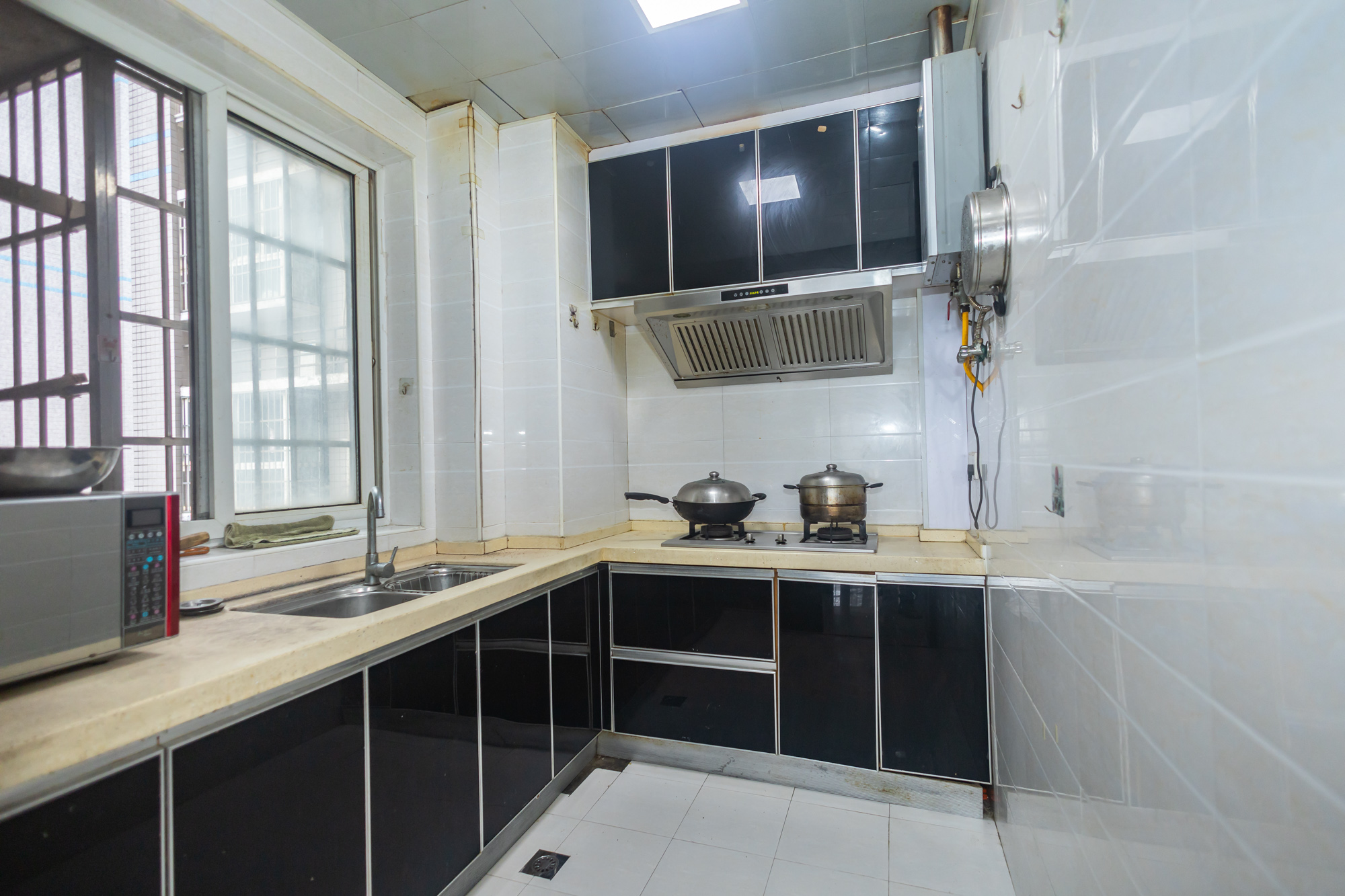 佳美星城 3室2厅1卫 66.0万 佳美星城 3室2厅1卫 66.0万厨房