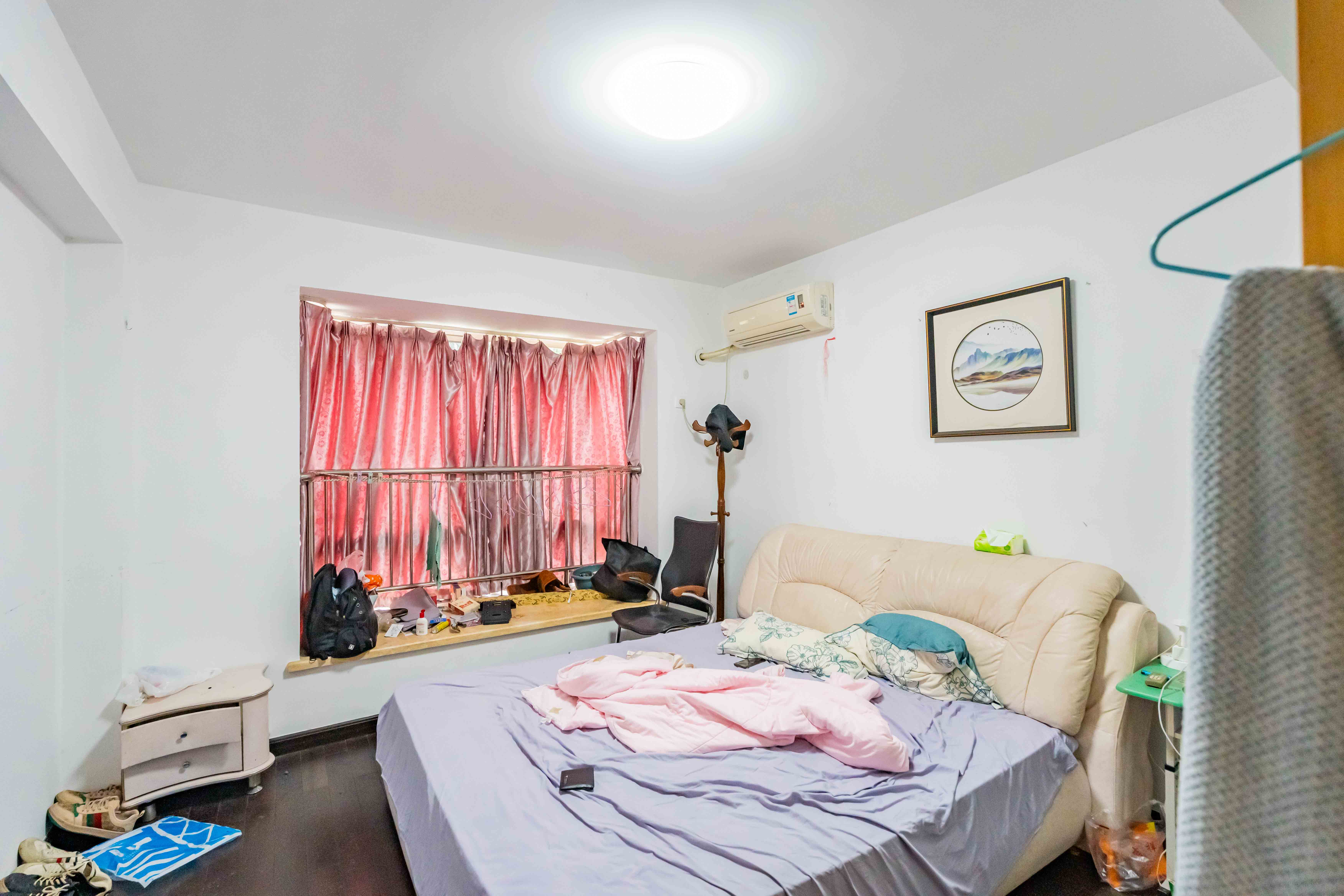 金色比华利 3室2厅2卫 80.0万 金色比华利 3室2厅2卫 80.0万卧室