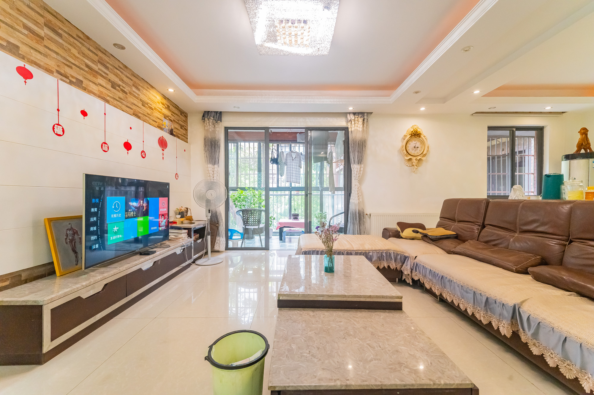 华润凤凰城二期 4室2厅2卫 99.8万 华润凤凰城二期 4室2厅2卫 99.8万客厅