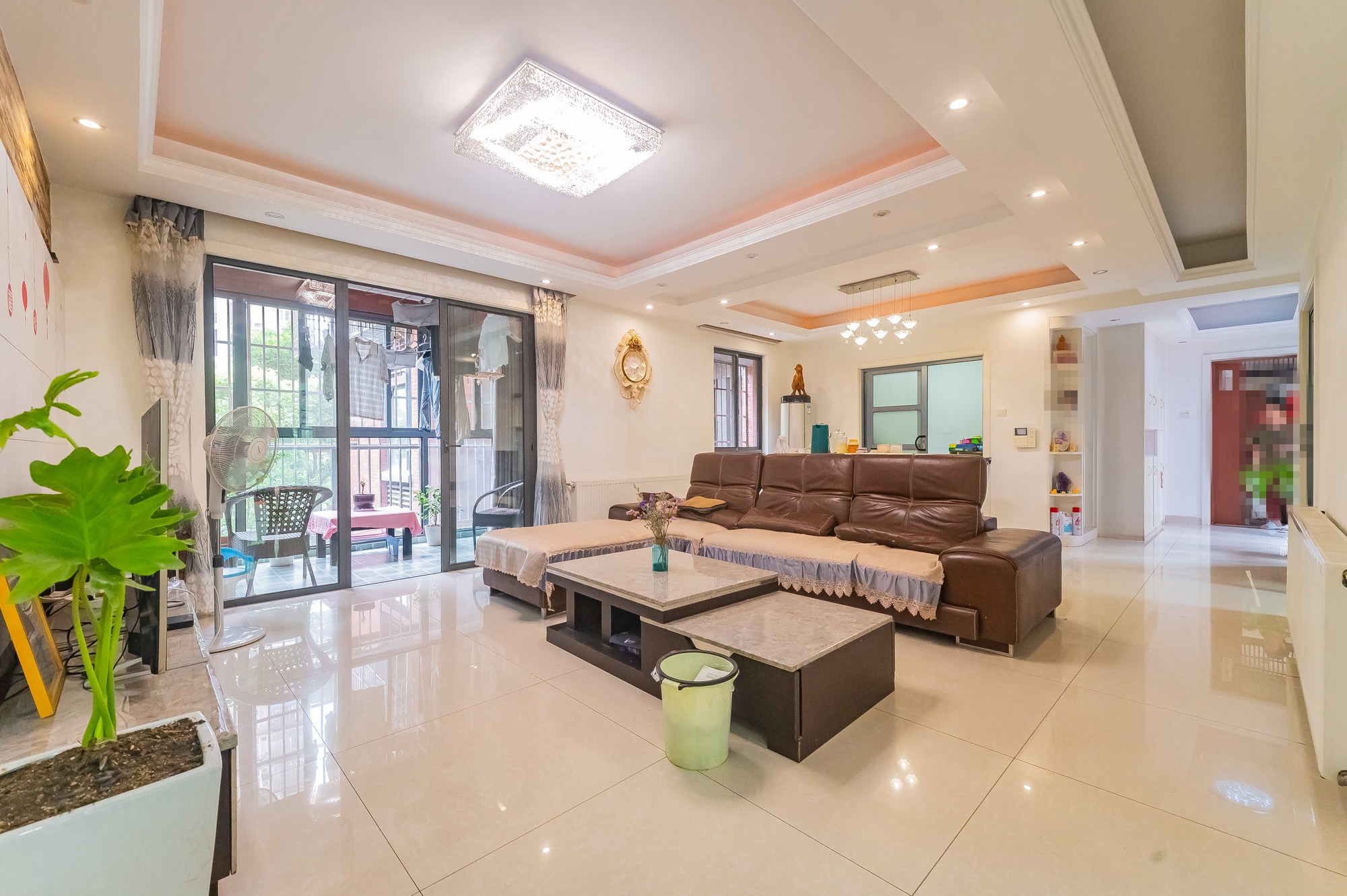 华润凤凰城二期 4室2厅2卫 99.8万 华润凤凰城二期 4室2厅2卫 99.8万客厅