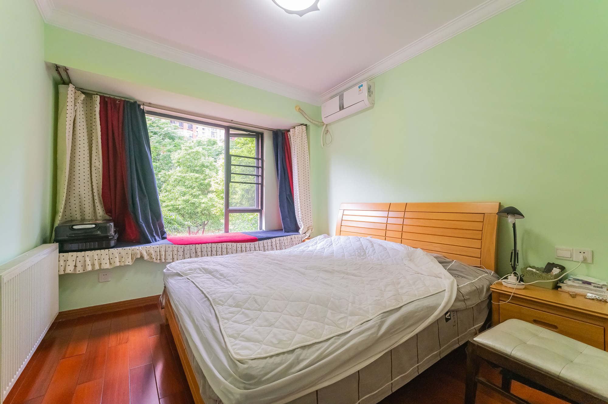 华润凤凰城二期 4室2厅2卫 99.8万 华润凤凰城二期 4室2厅2卫 99.8万卧室