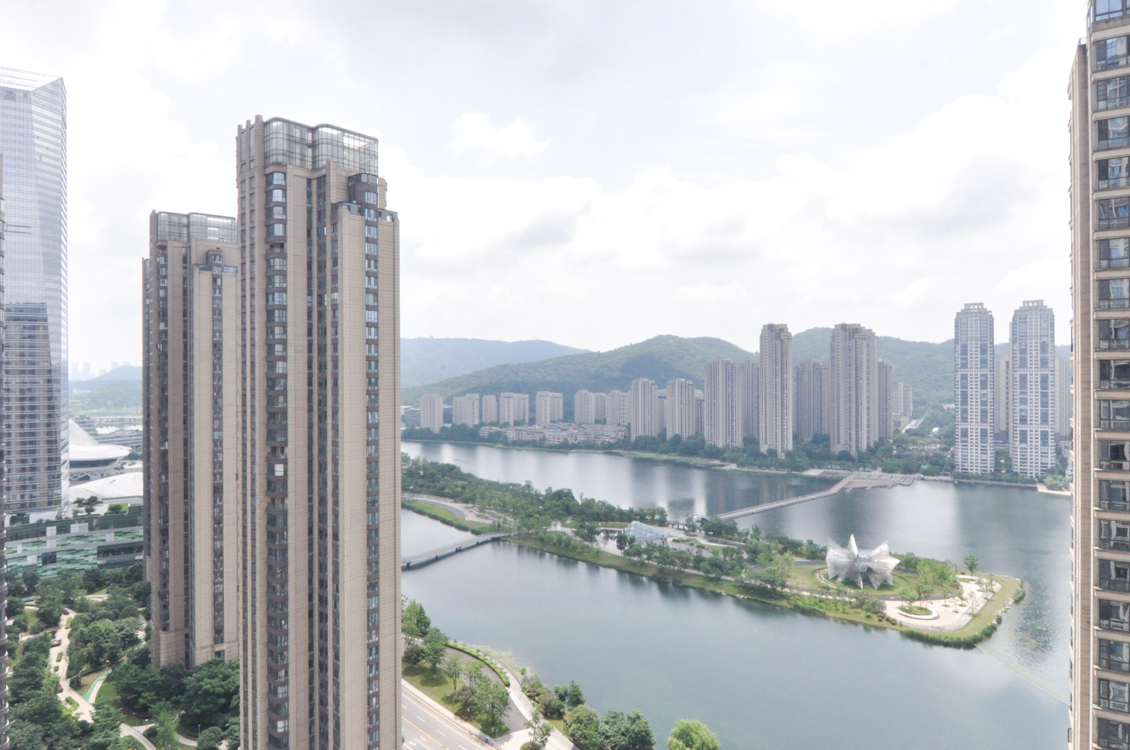 梅溪湖金茂府（金茂广场）（金茂览秀城）  3室2厅2卫   235.00万其他