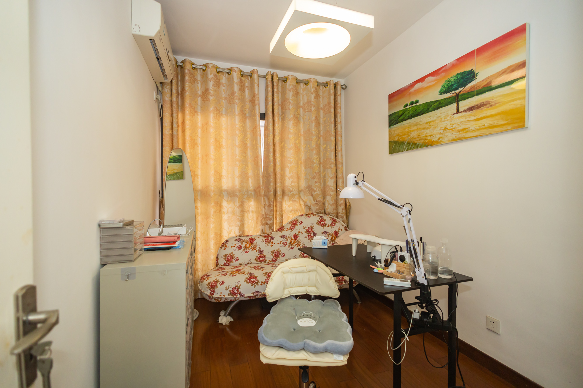 三一街区  3室2厅1卫    64.8万 三一街区  3室2厅1卫    64.8万卧室