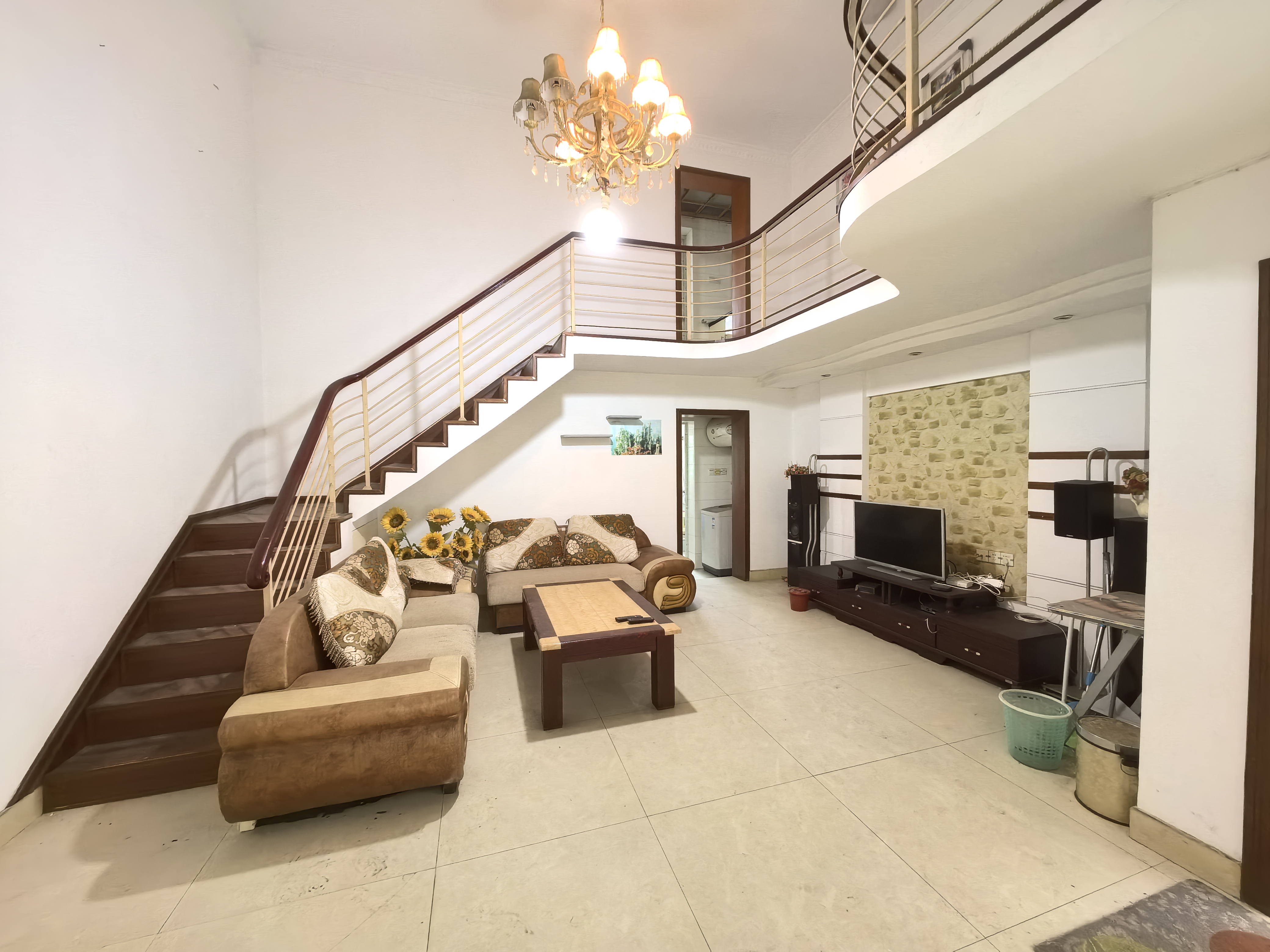 亚欧大楼  4室2厅2卫    29.8万 亚欧大楼  4室2厅2卫    29.8万