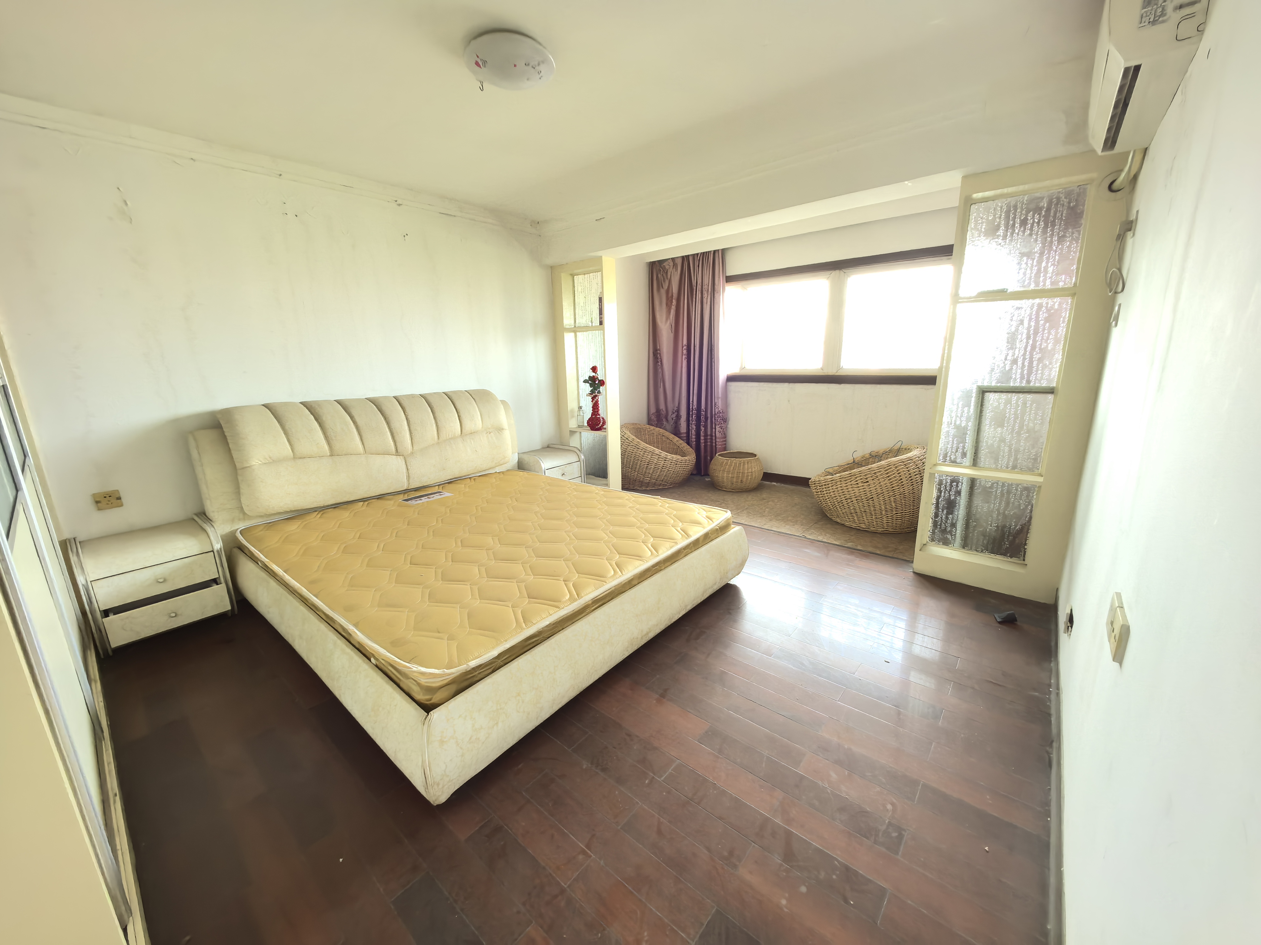 亚欧大楼 4室2厅2卫 29.8万 亚欧大楼 4室2厅2卫 29.8万室内图