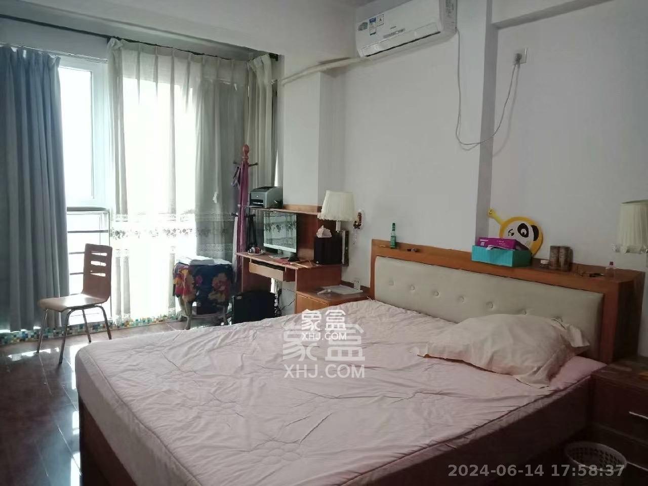 地质家园一、二期（地泰人民公馆）  4室2厅1卫   4500.00元/月室内图
