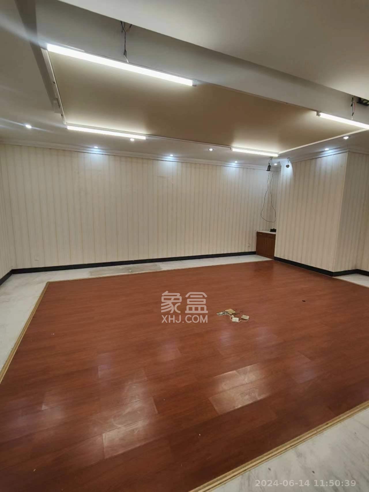至雅大厦  5室2厅1卫   30000.00元/月室内图
