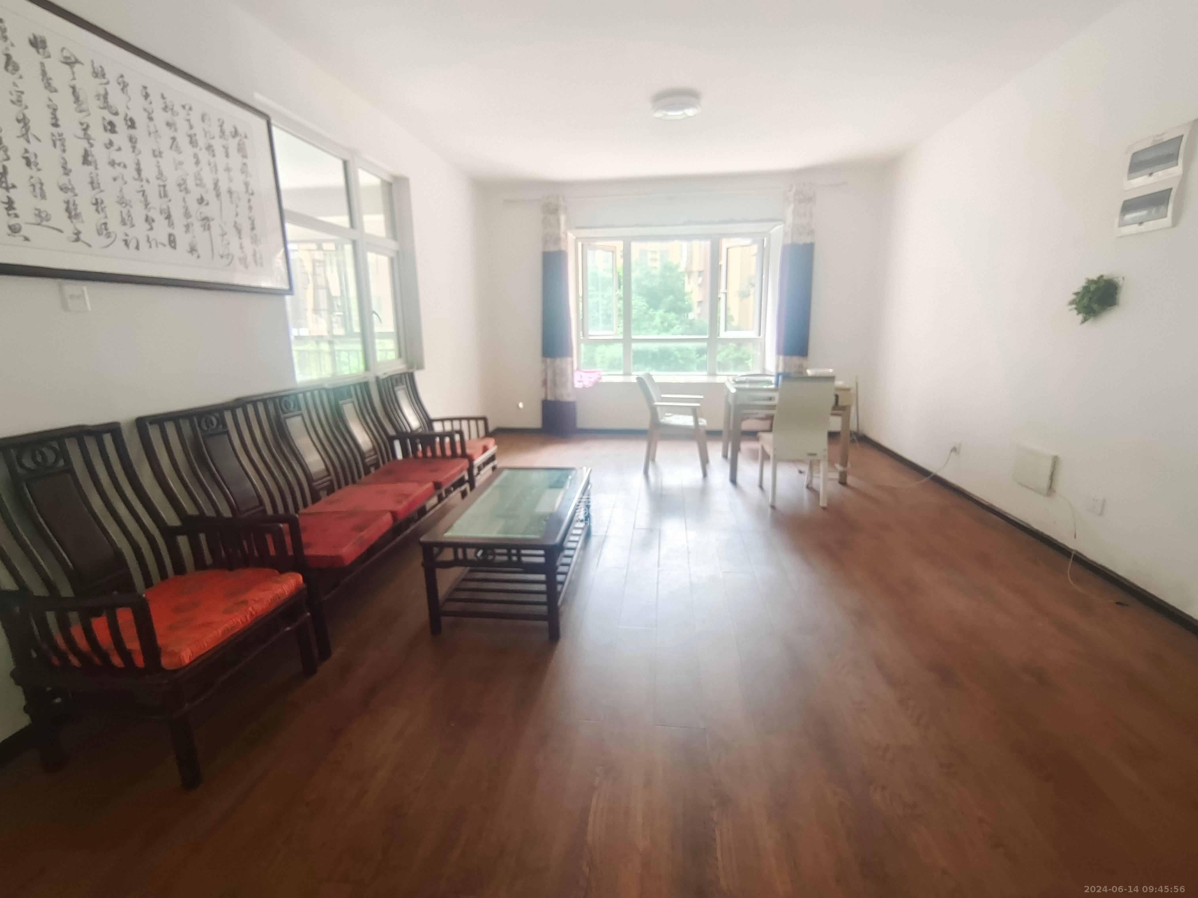 嘉华城（一期）  4室2厅2卫   3300.00元/月室内图