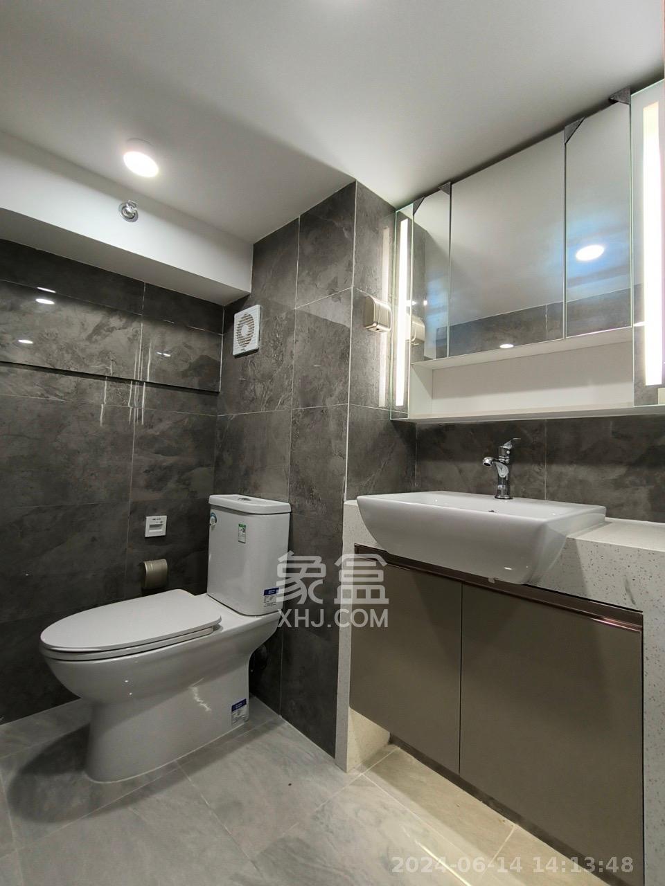 华远华时代  3室2厅2卫   5200.00元/月室内图