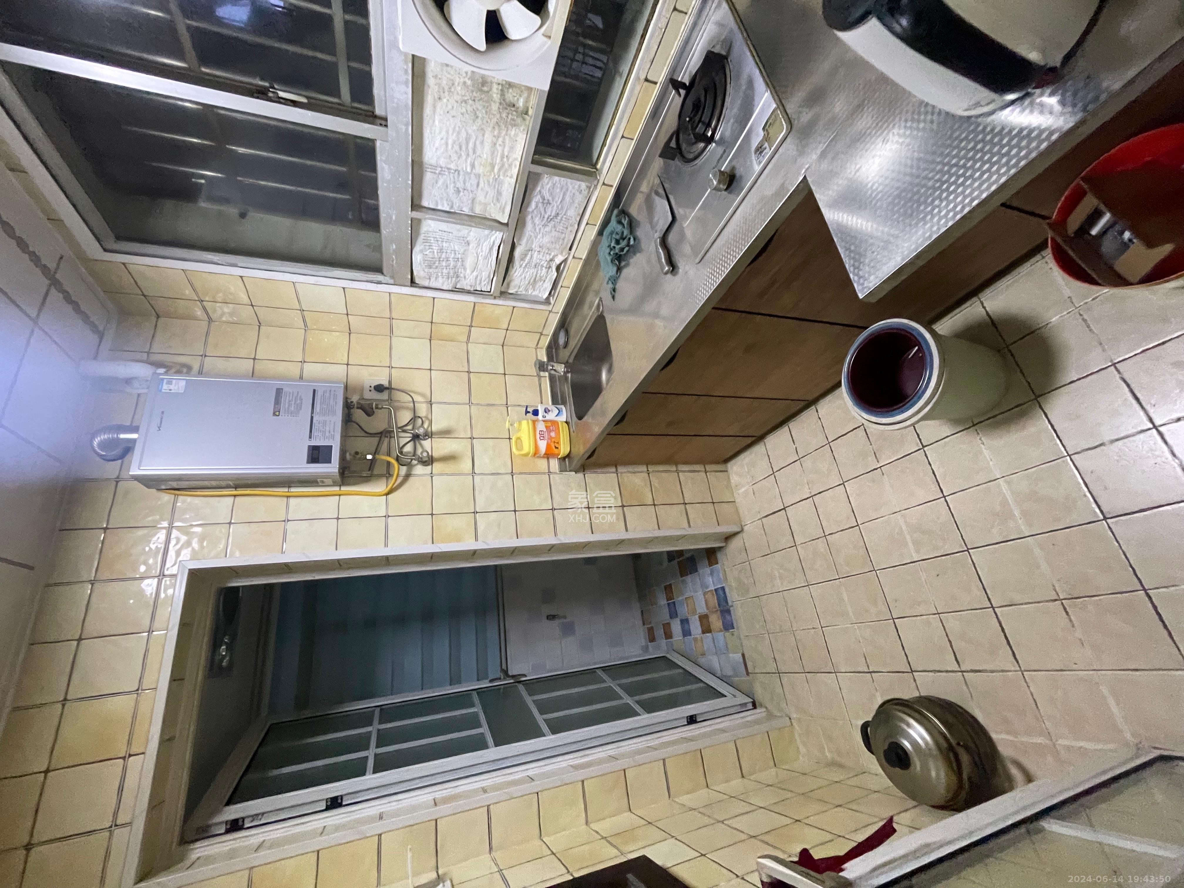 文艺新村  2室1厅1卫   2100.00元/月室内图