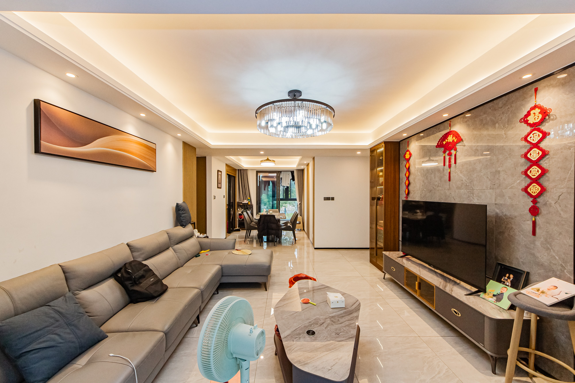 长房雍景湾 4室2厅2卫 143.0万 长房雍景湾 4室2厅2卫 143.0万客厅