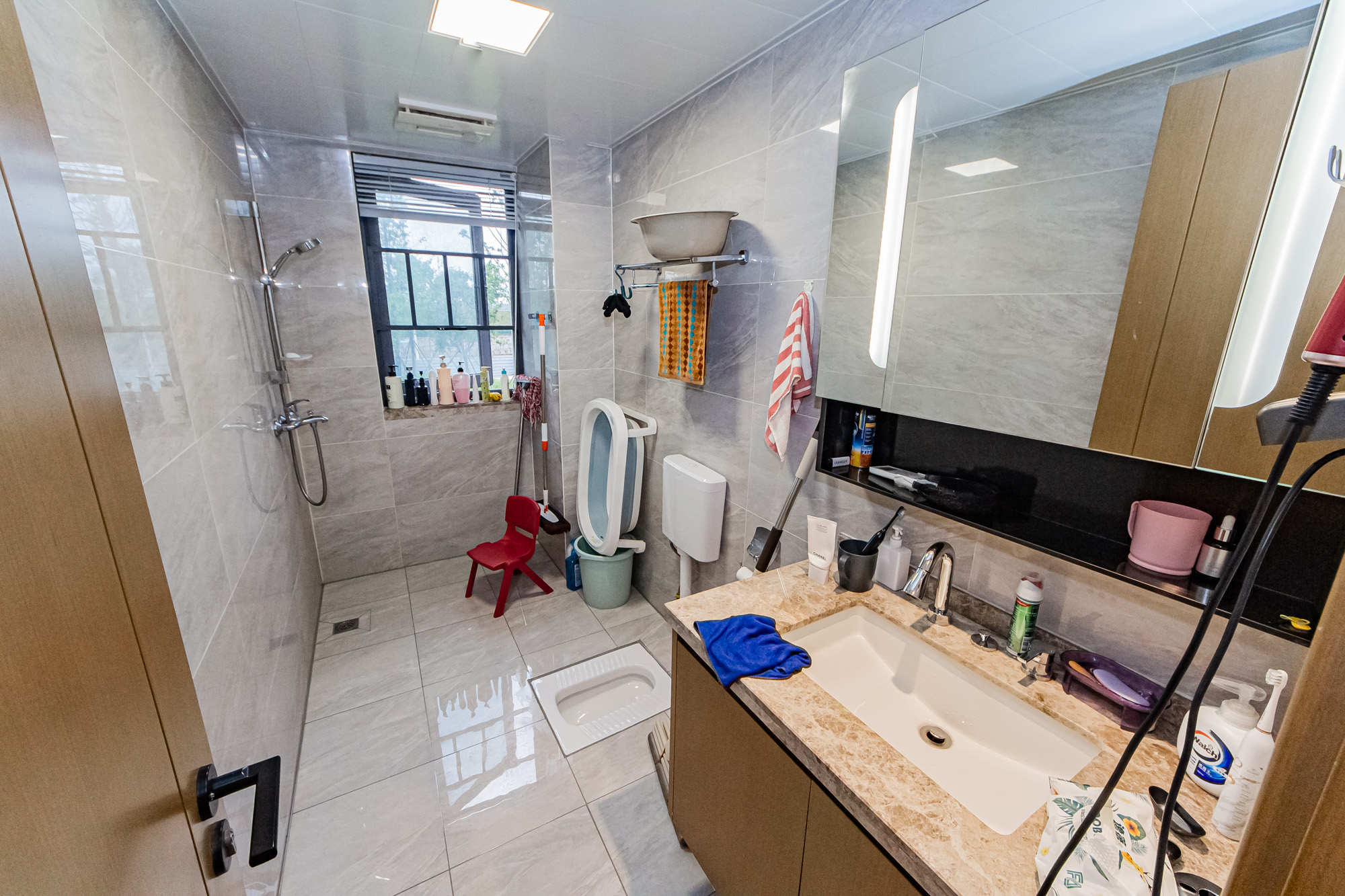 长房雍景湾 4室2厅2卫 143.0万 长房雍景湾 4室2厅2卫 143.0万卫生间