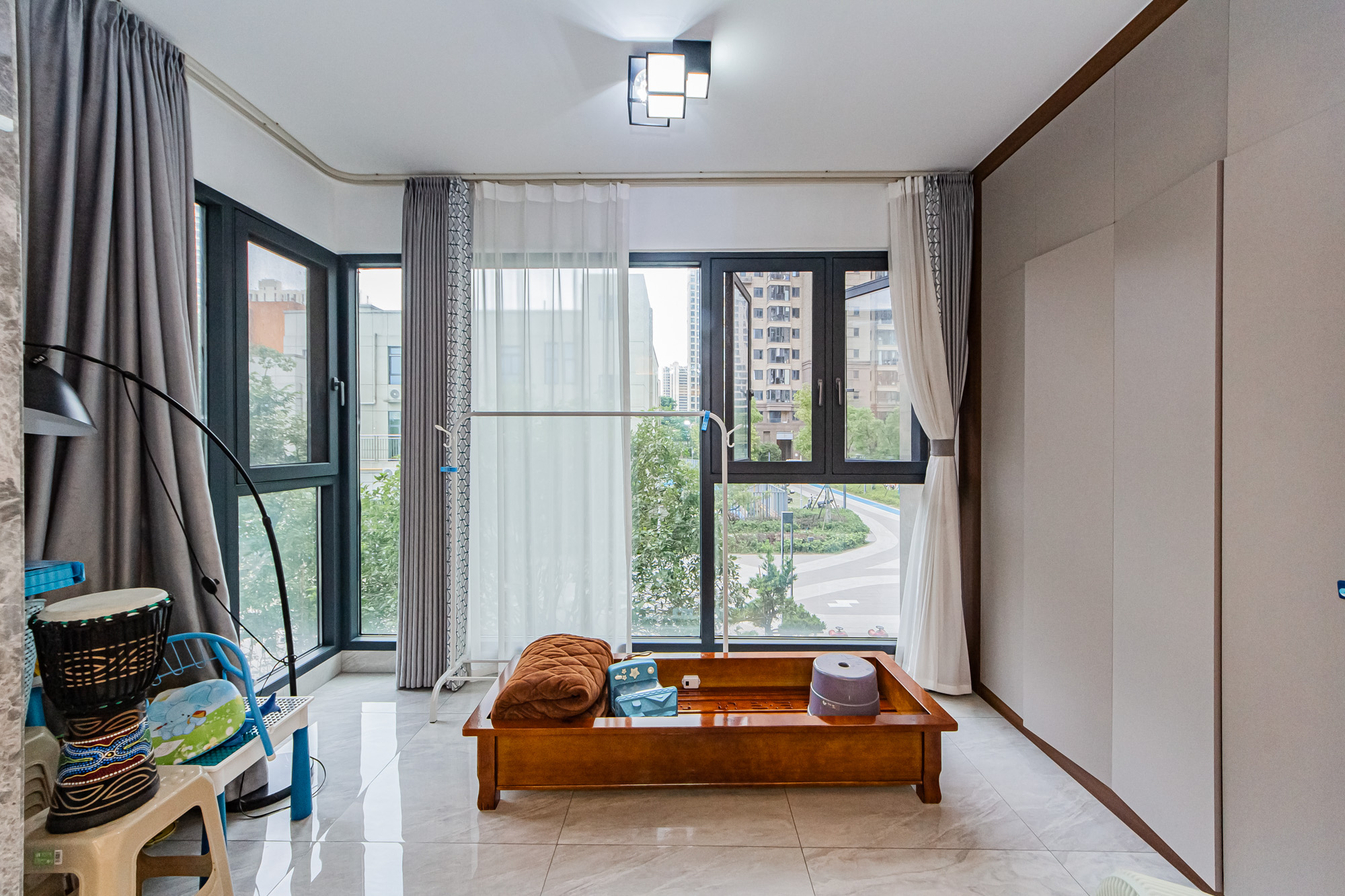 长房雍景湾 4室2厅2卫 143.0万 长房雍景湾 4室2厅2卫 143.0万阳台