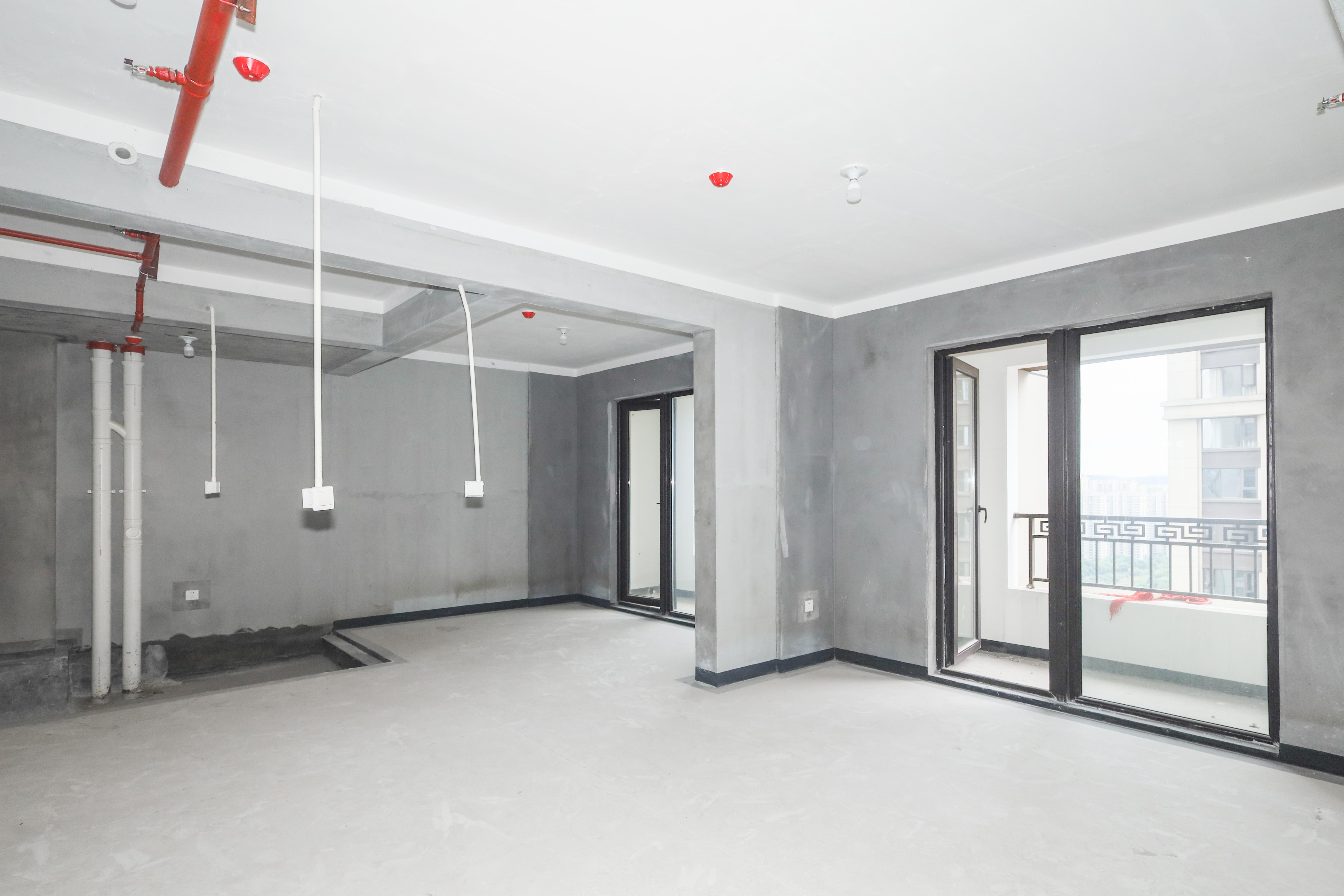 建发央著  4室2厅2卫   180.00万客厅