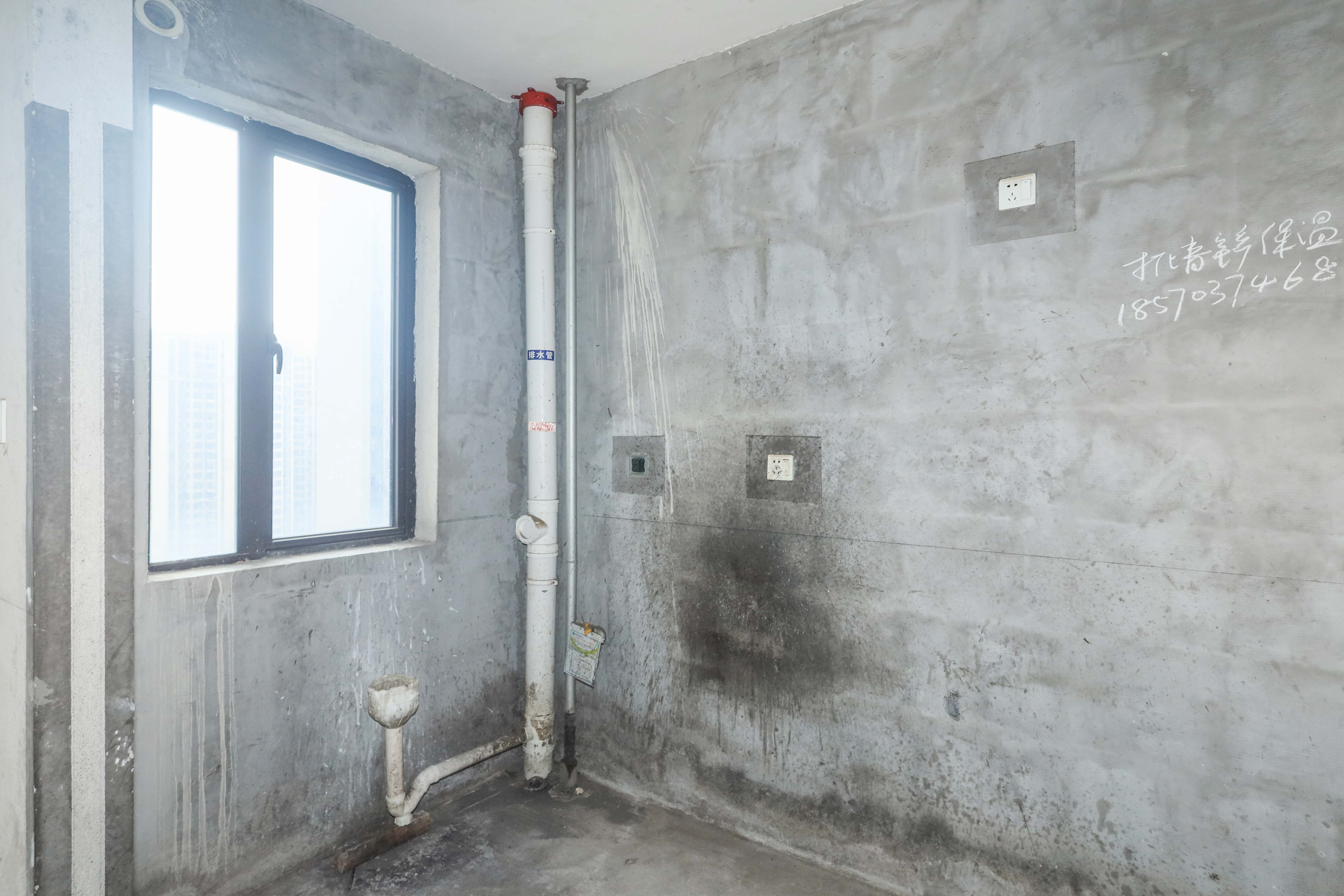 中国铁建梅溪青秀二期  4室2厅2卫   150.00万厨房