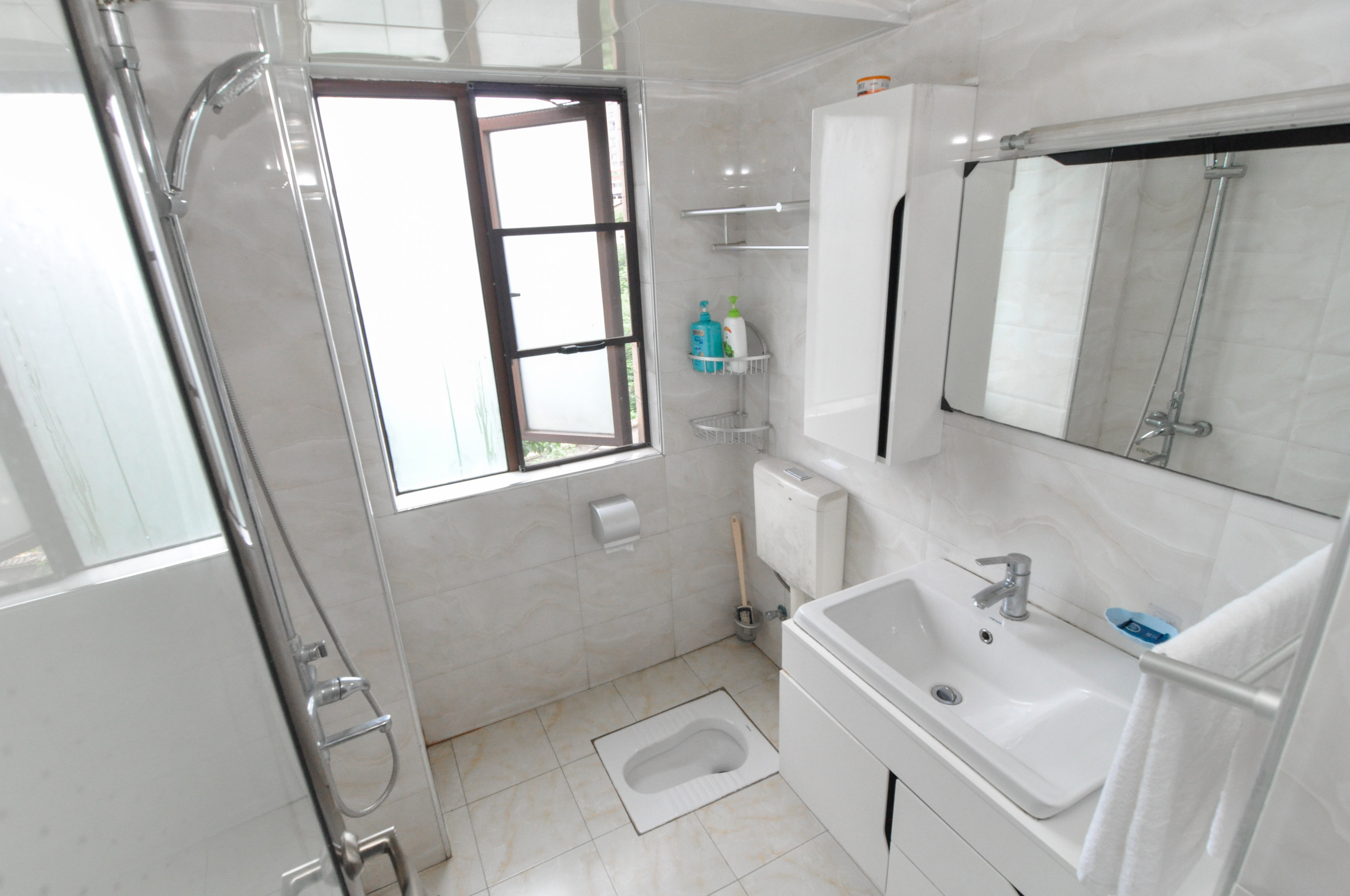 高信向日葵 3室2厅2卫 128.0万 高信向日葵 3室2厅2卫 128.0万卫生间