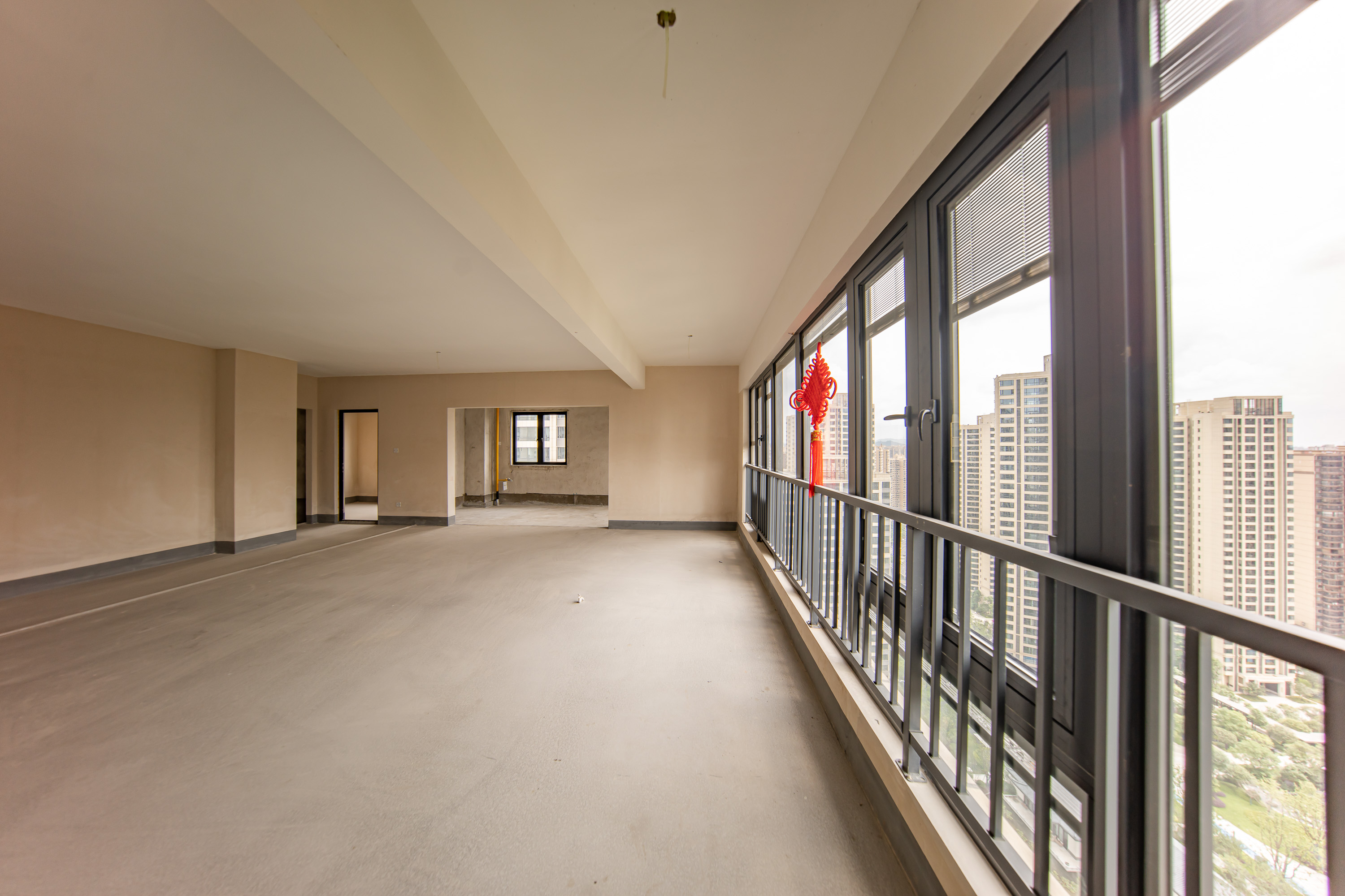 建投象山国际  5室2厅2卫    259.0万阳台