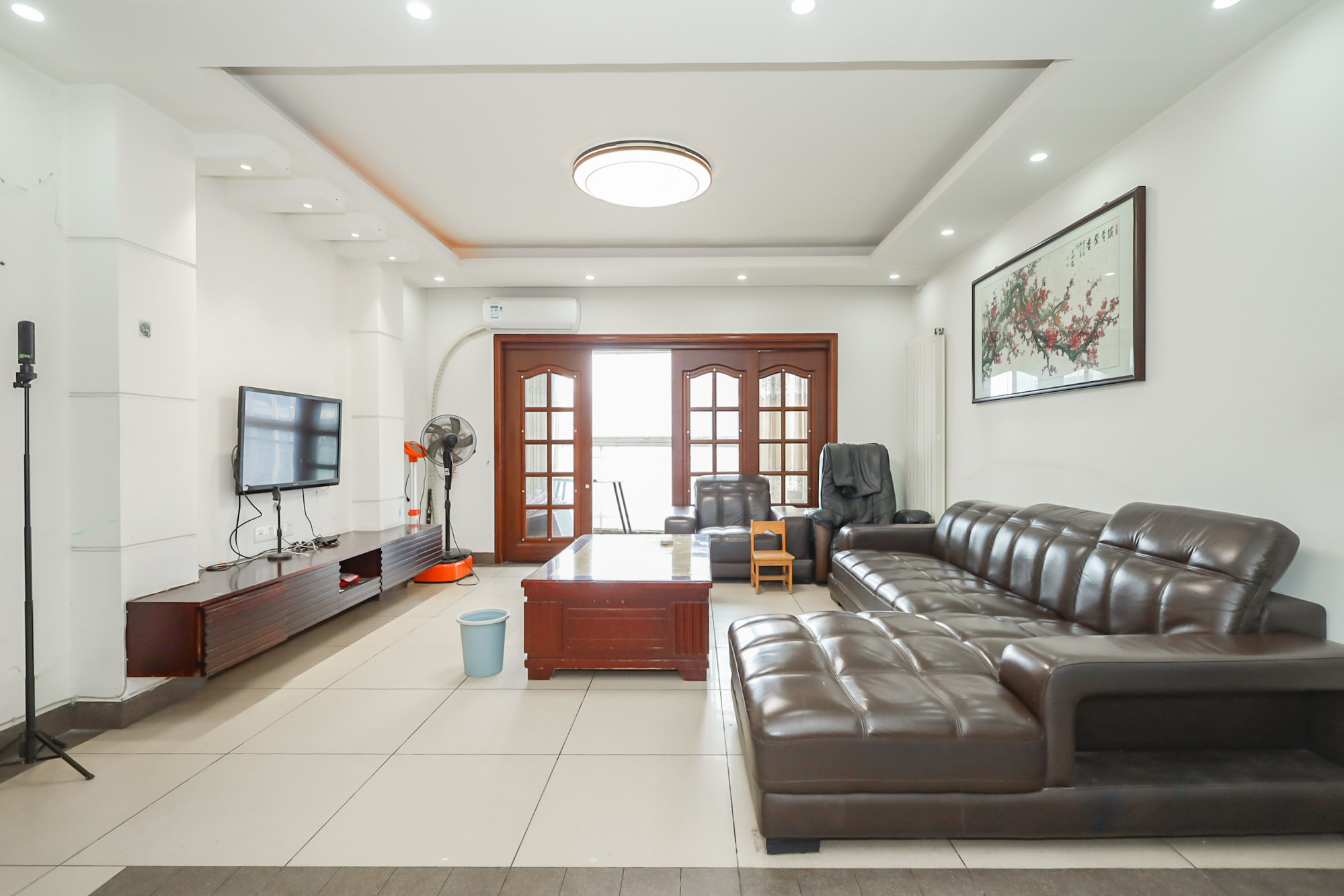 美林银谷  4室2厅2卫    120.0万 美林银谷  4室2厅2卫    120.0万客厅