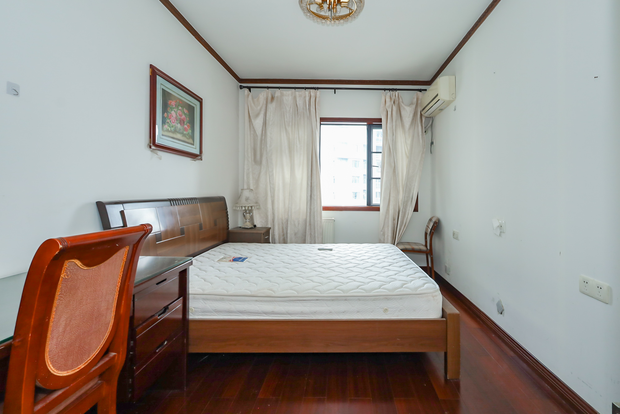 美林银谷  4室2厅2卫    120.0万卧室