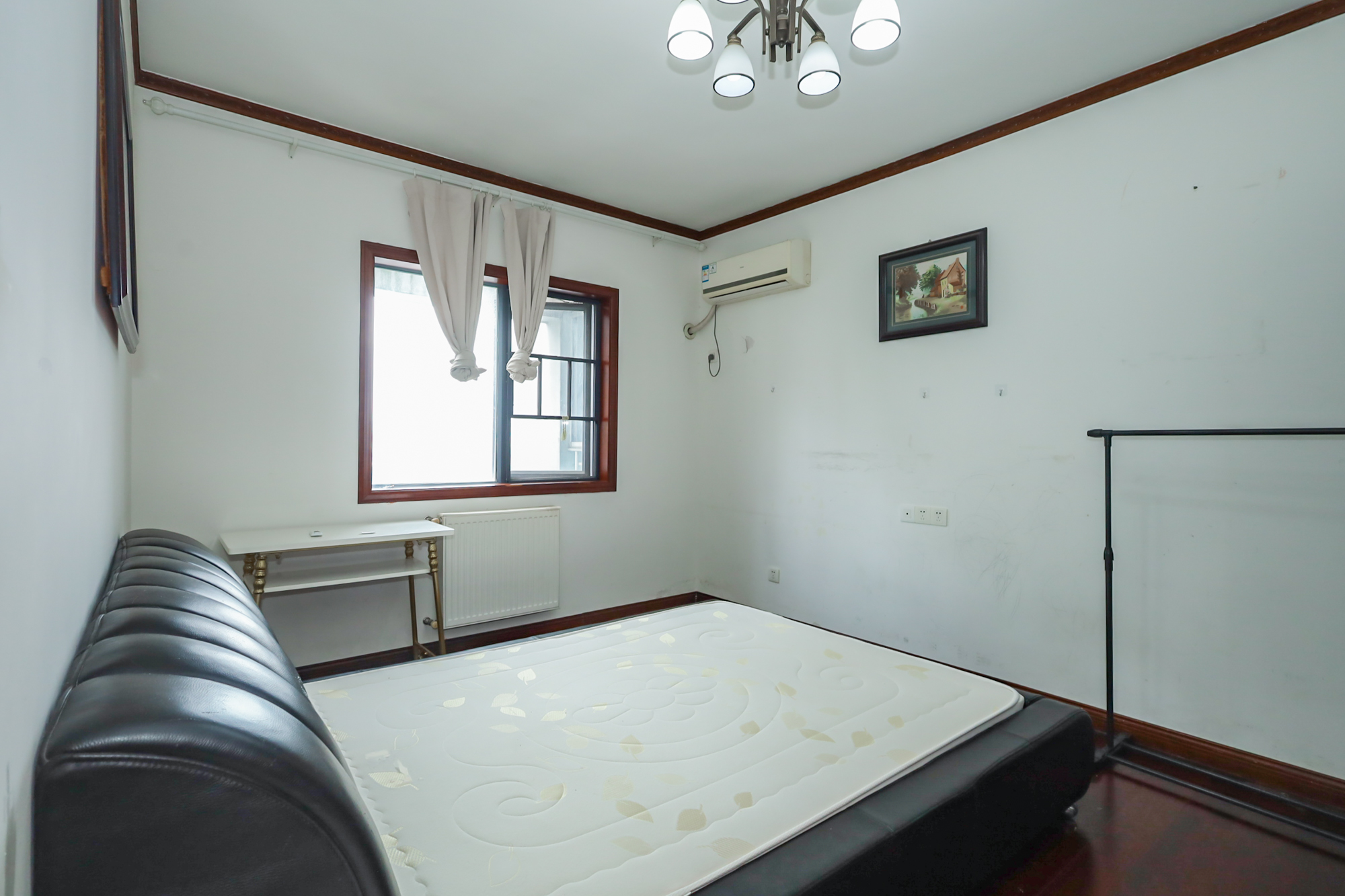 美林银谷  4室2厅2卫    120.0万卧室