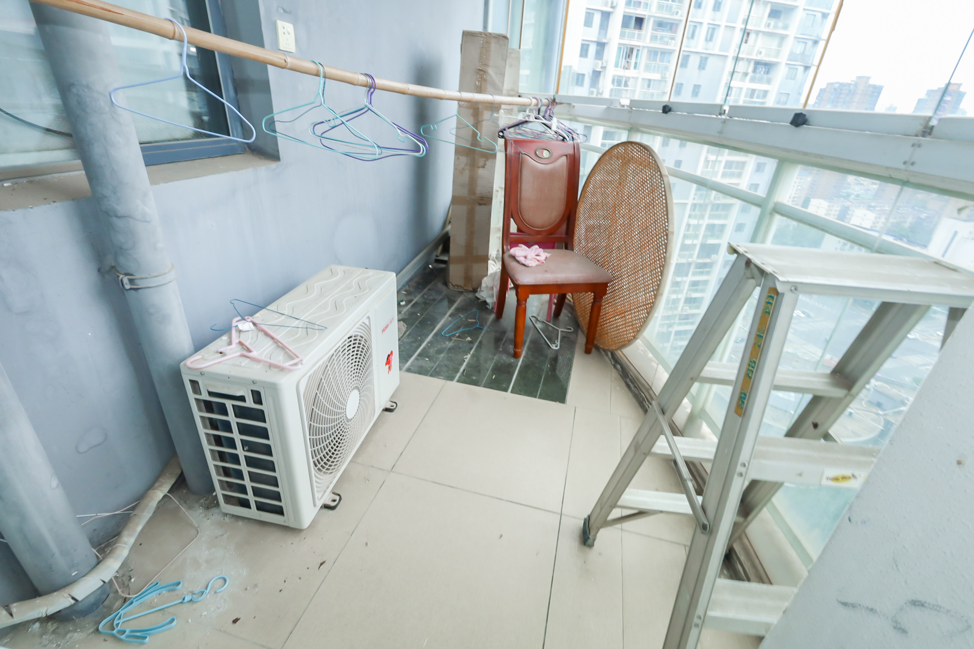 美林银谷  4室2厅2卫    120.0万阳台