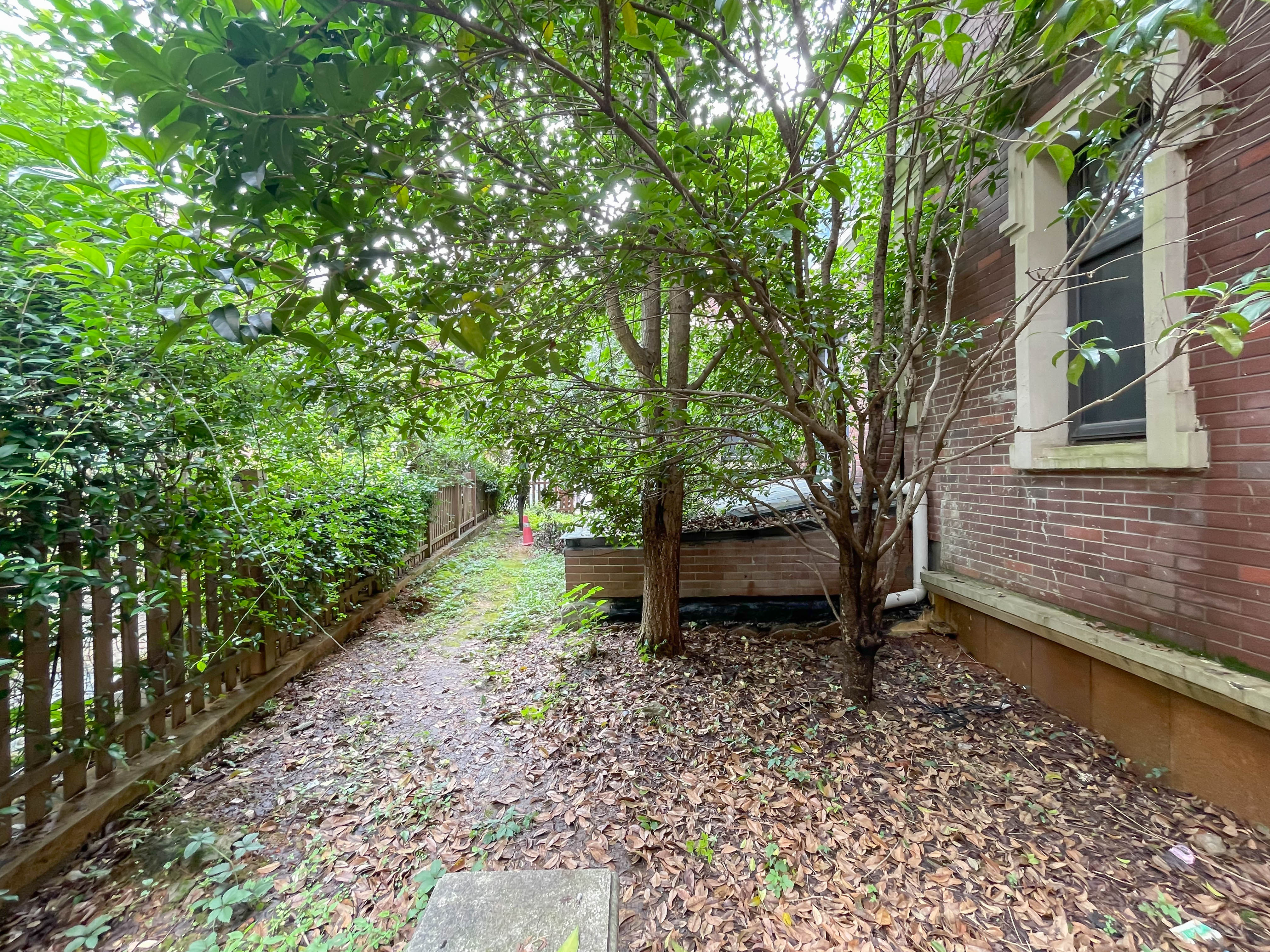 爵世名邸  6室3厅5卫    1100.0万 爵世名邸  6室3厅5卫    1100.0万阳台