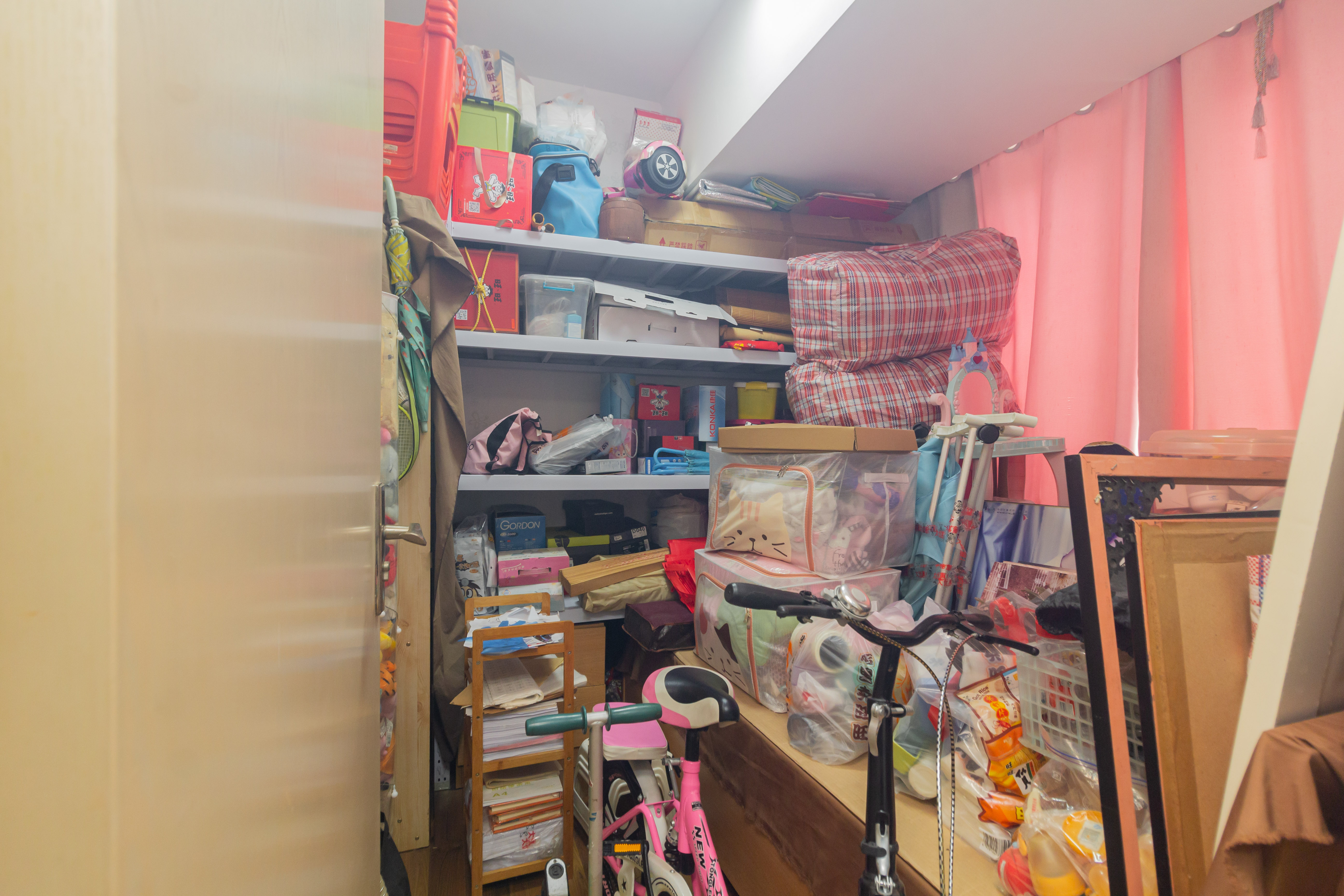 未来蜂巢  3室2厅1卫    52.8万卧室