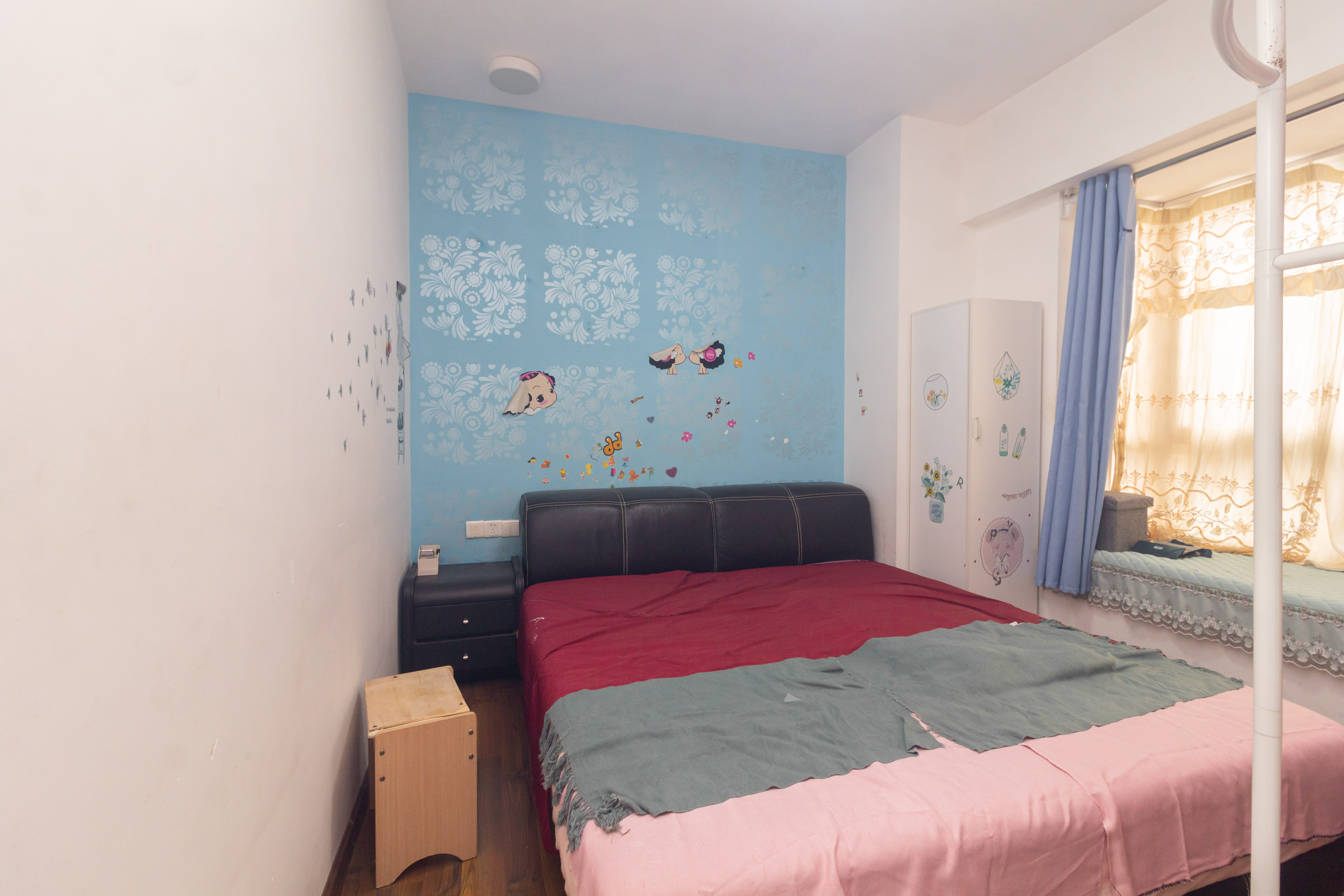 未来蜂巢  3室2厅1卫    52.8万卧室