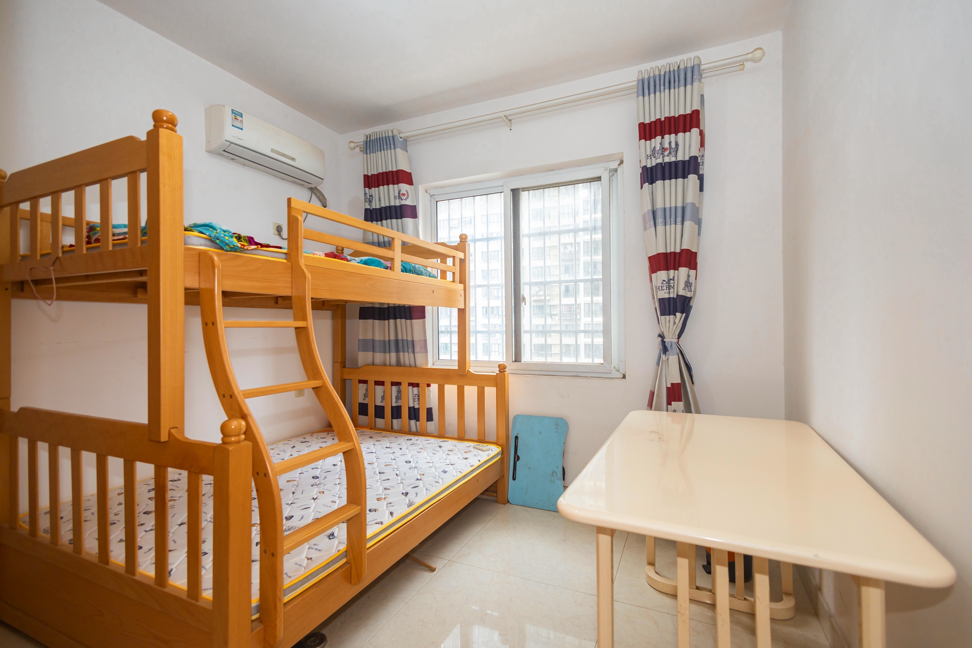 楚天世纪城东苑 3室2厅2卫 83.0万 楚天世纪城东苑 3室2厅2卫 83.0万卧室