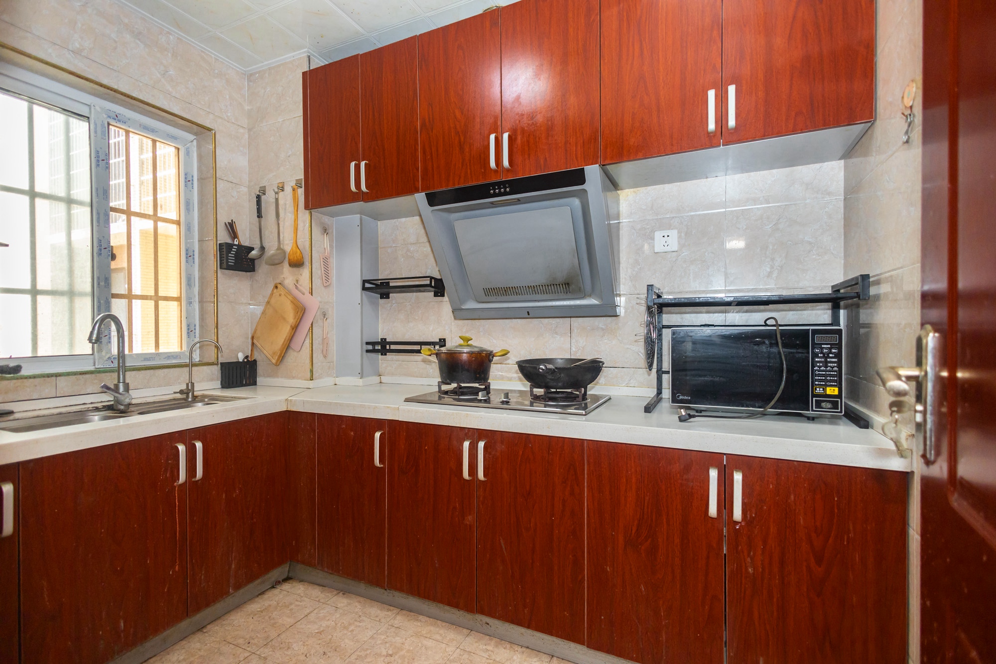 楚天世纪城东苑 3室2厅2卫 67.8万 楚天世纪城东苑 3室2厅2卫 67.8万厨房