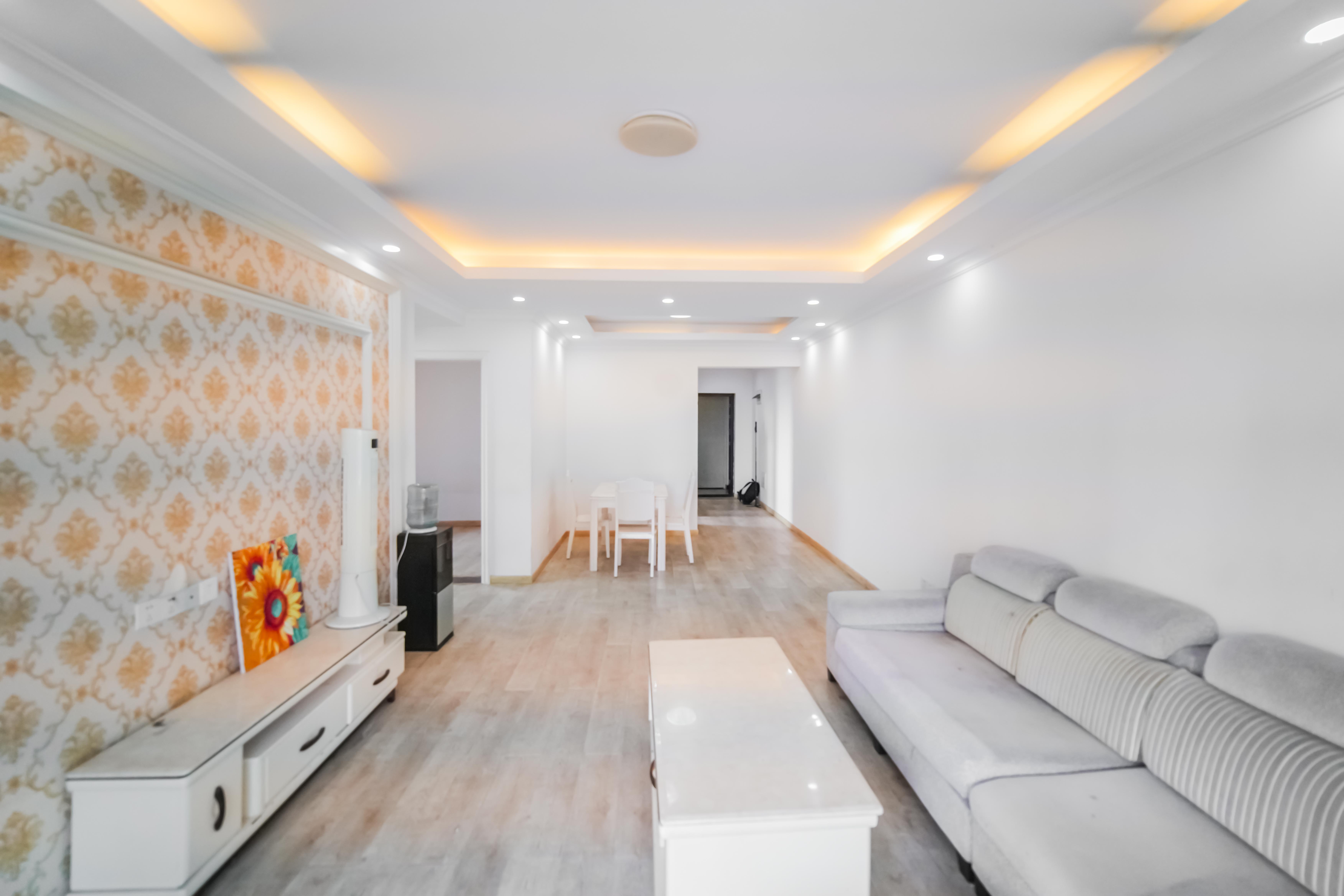 五江天街南区 3室2厅1卫 82.0万 五江天街南区 3室2厅1卫 82.0万客厅