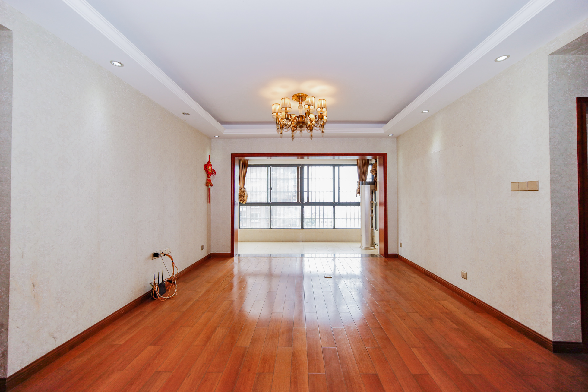 上海城小区  4室2厅1卫    110.0万 上海城小区  4室2厅1卫    110.0万客厅