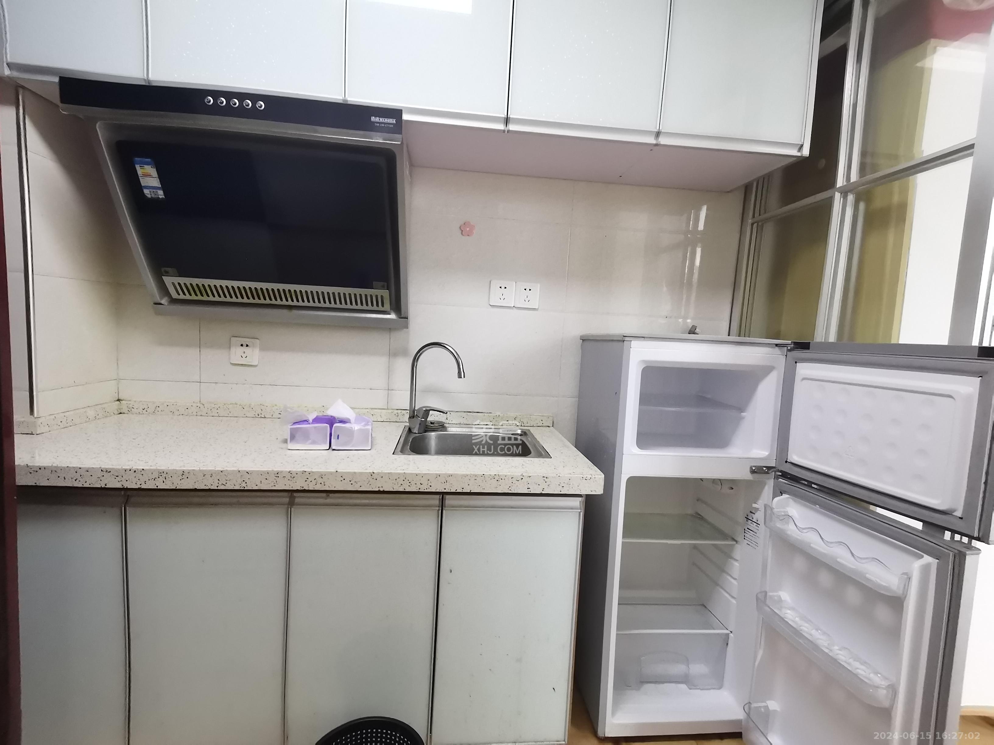 金茂梅溪湖  1室1厅1卫    1500.0元/月室内图
