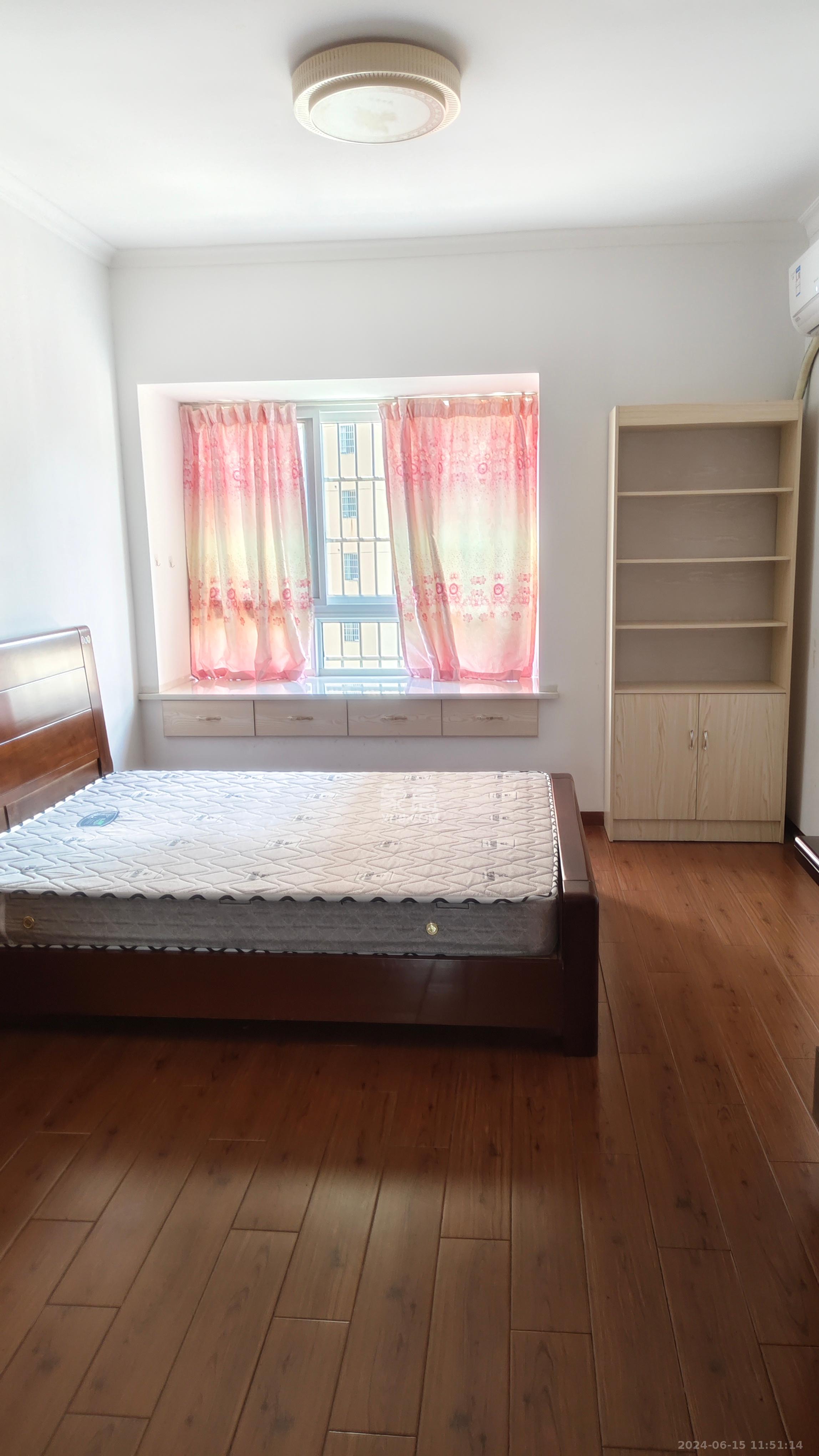 家兴苑  3室2厅2卫   2800.00元/月室内图