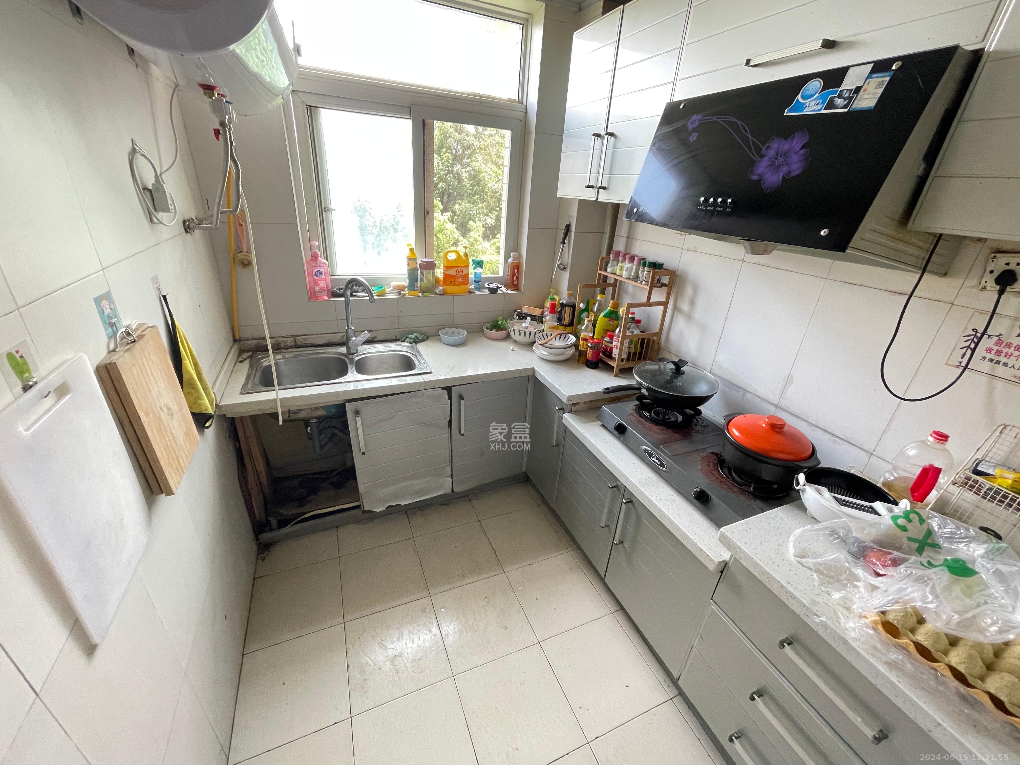 枫林美景  1室1厅1卫    600.0元/月室内图