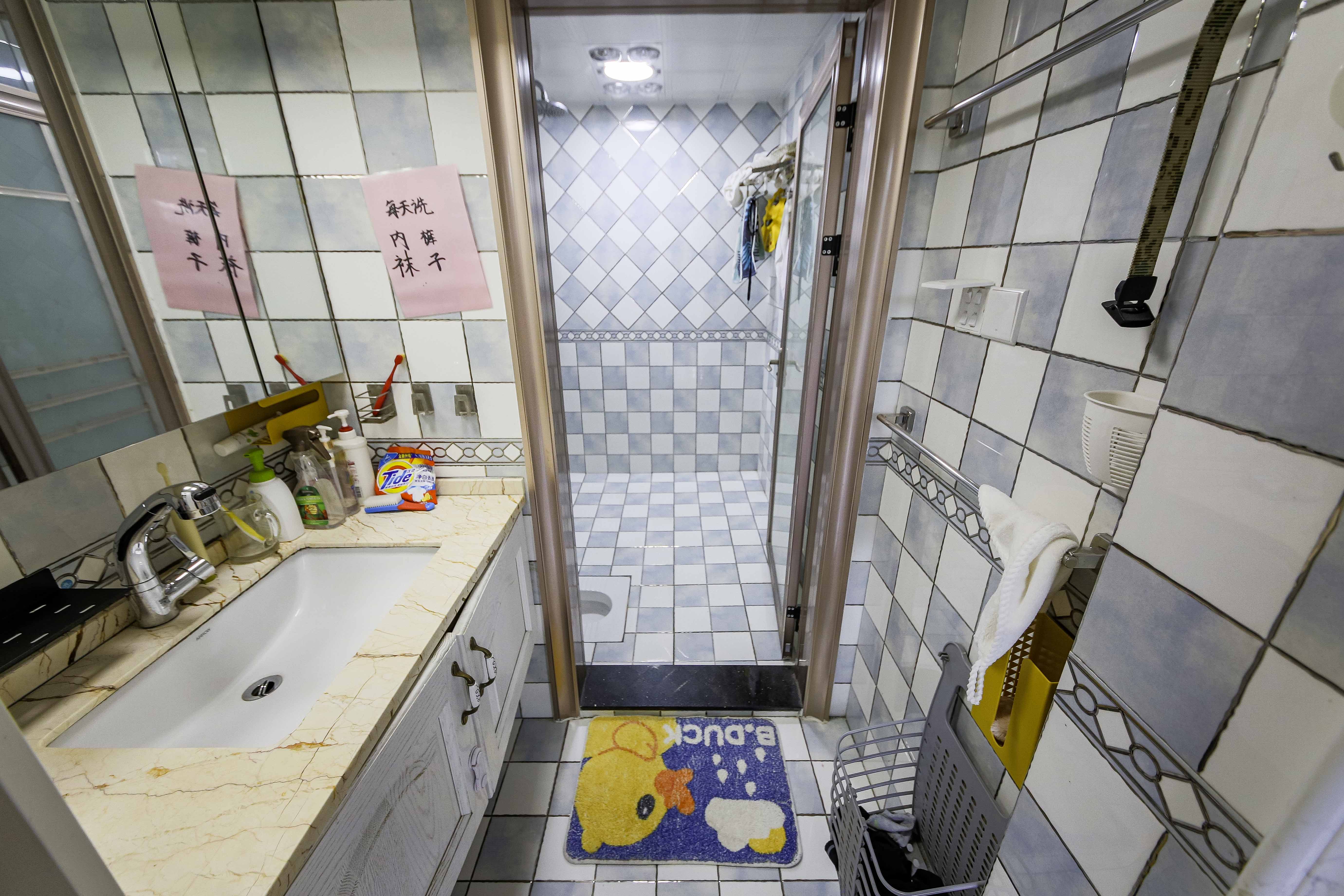 香溢豪庭  3室2厅2卫    118.0万卫生间