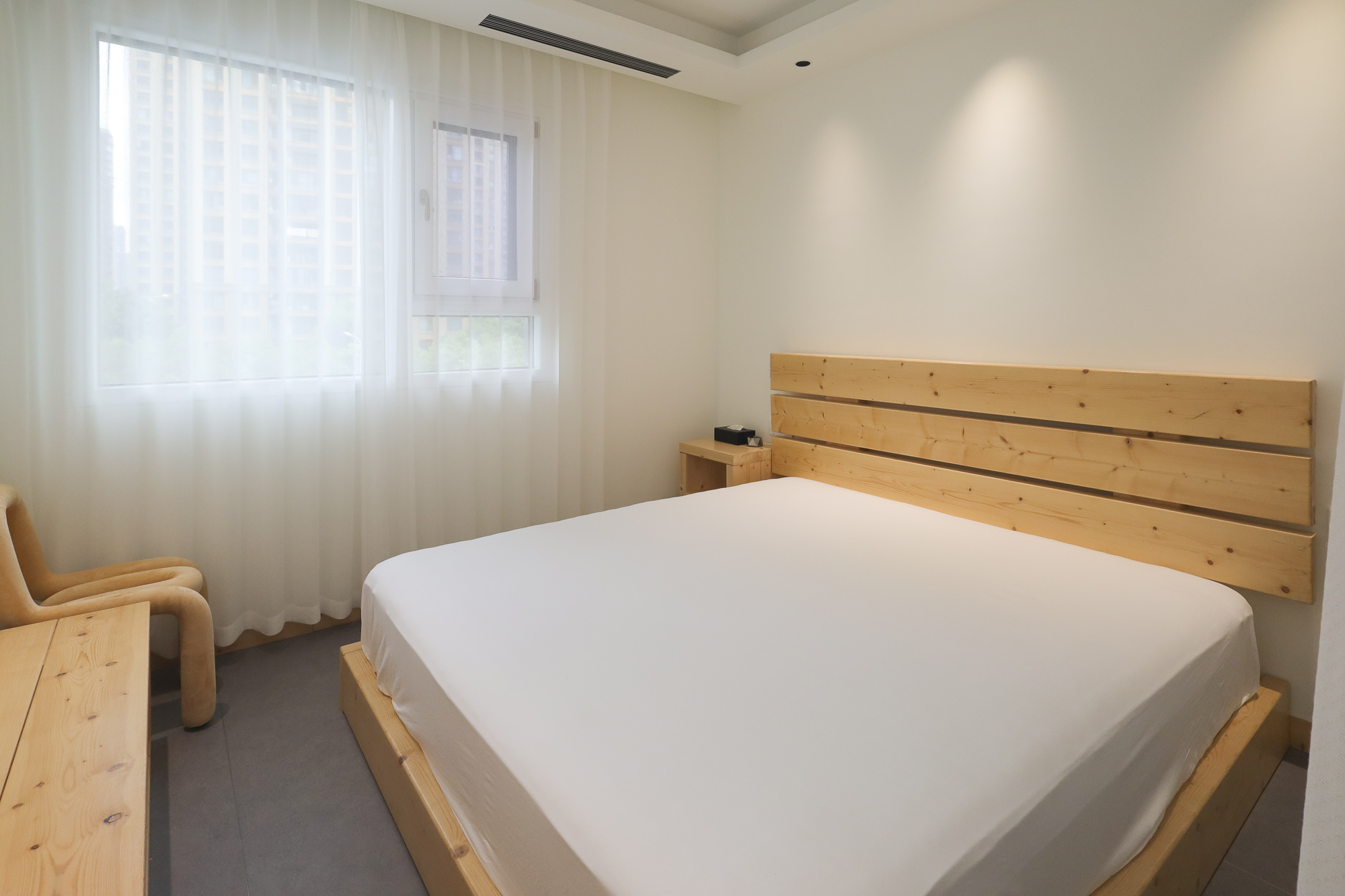 长沙万境潇湘  4室2厅2卫   278.00万卧室