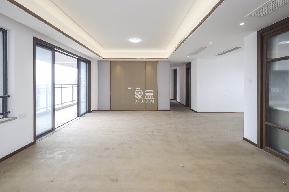 长沙万境潇湘  4室2厅2卫   135.00万