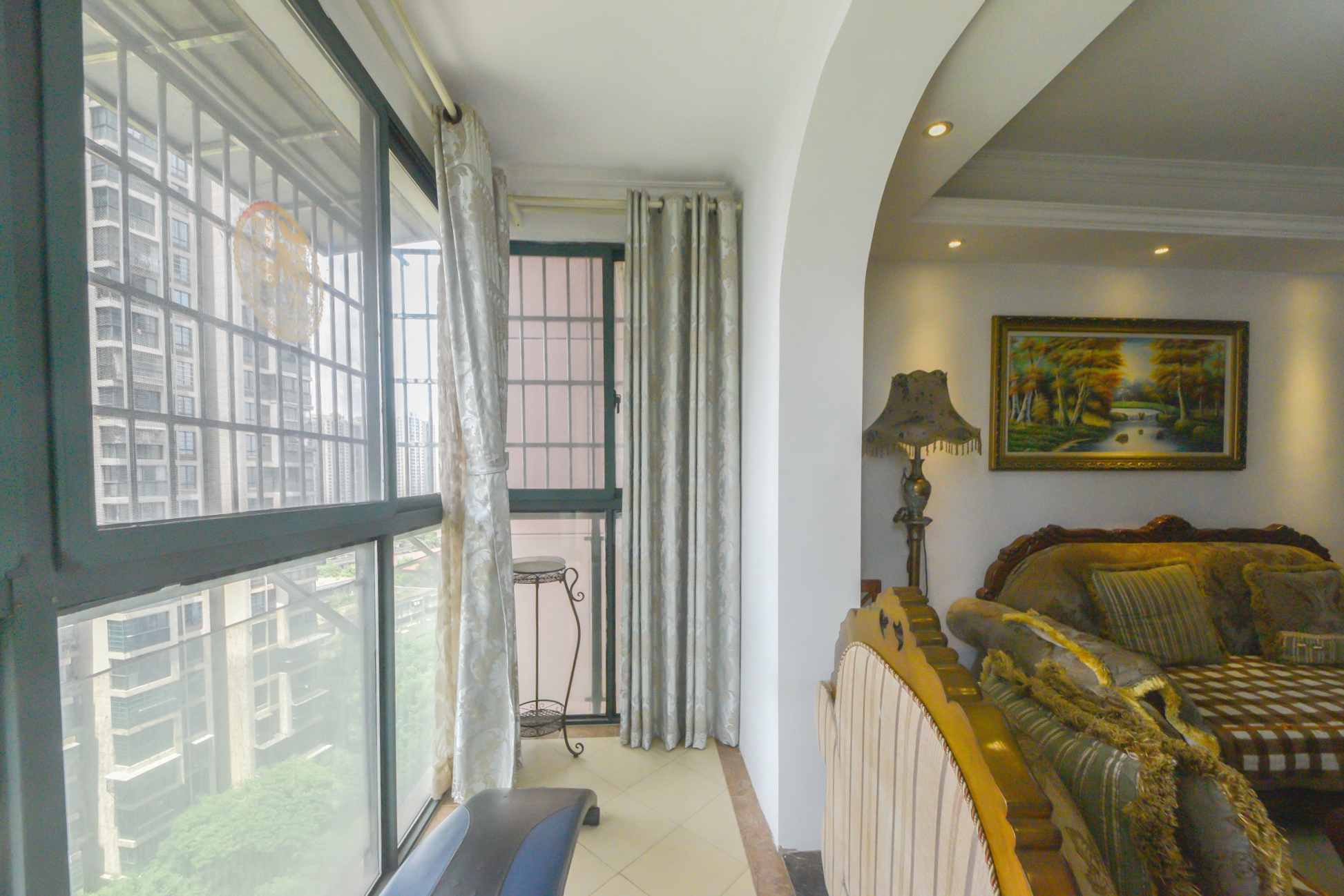 尊邸华庭 4室2厅2卫 120.0万 尊邸华庭 4室2厅2卫 120.0万阳台